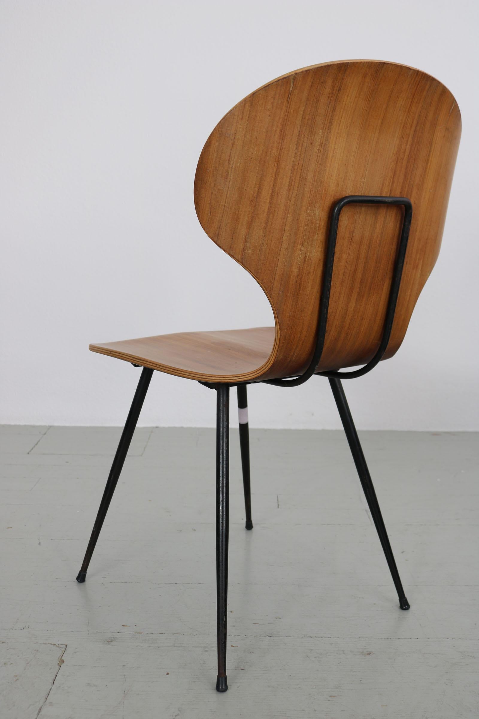 Ensemble de 4 chaises en bois cintré Carlo Ratti, Industria Legni Curvati, Italie  1950s. en vente 13