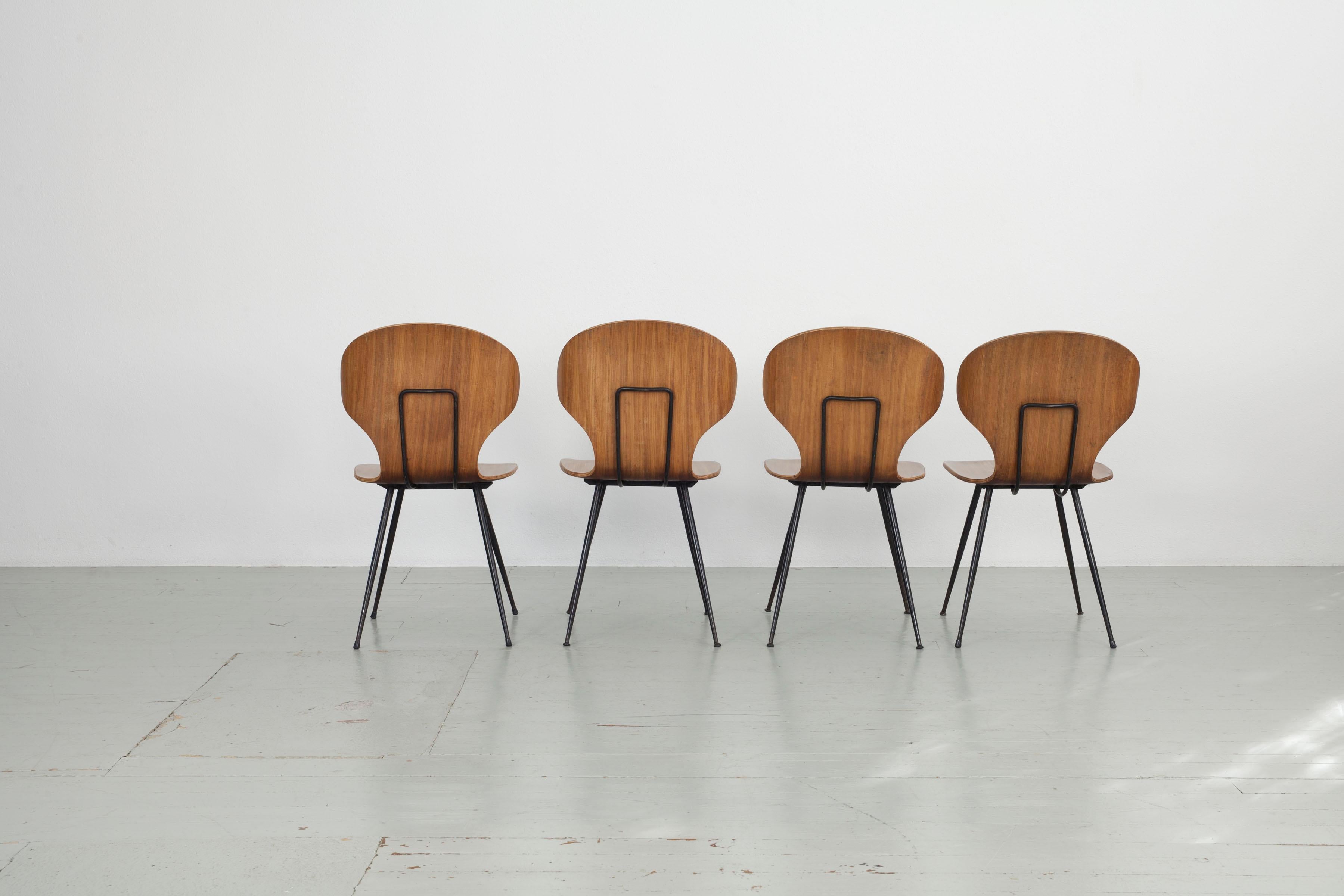 Ensemble de 4 chaises en bois cintré Carlo Ratti, Industria Legni Curvati, Italie  1950s. Bon état - En vente à Wolfurt, AT