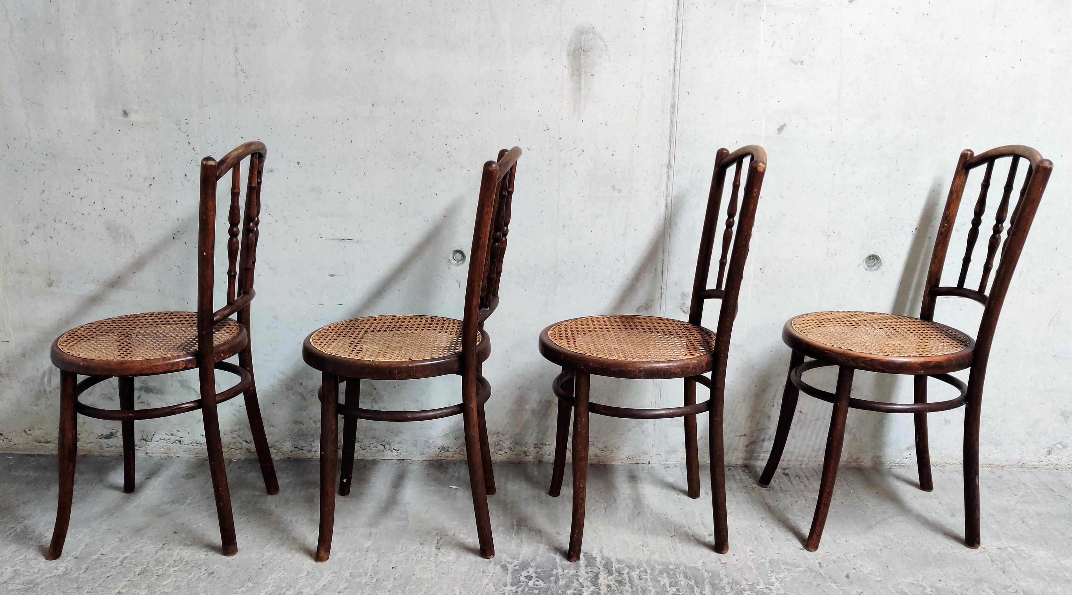 Set of 4 Bentwood Chairs by Jacob U. Josef Kohn 'Similar to Thonet', 1920s In Good Condition In HEVERLEE, BE