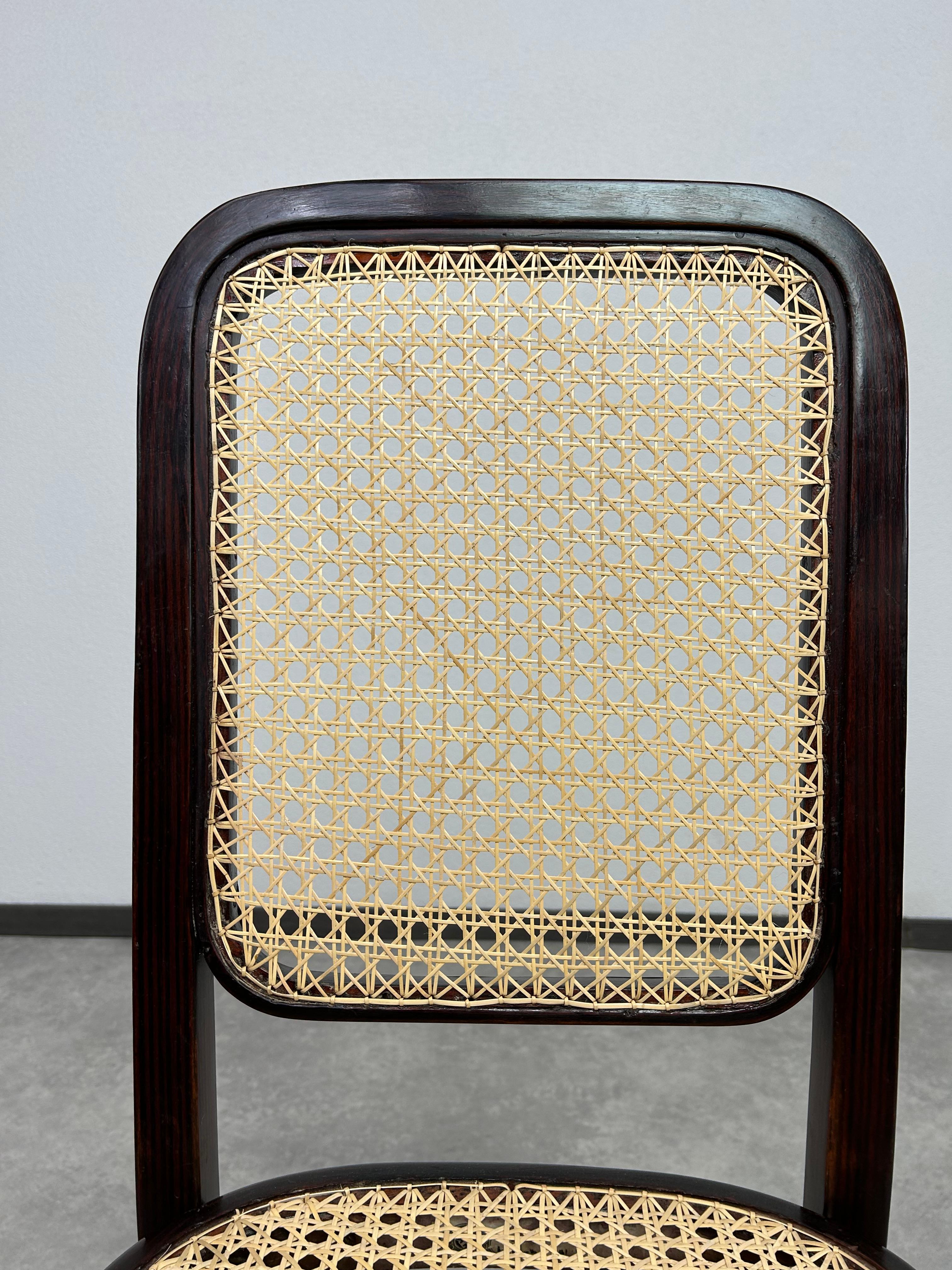 Set of 4 bentwood dining room chairs by Thonet In Excellent Condition For Sale In Banská Štiavnica, SK