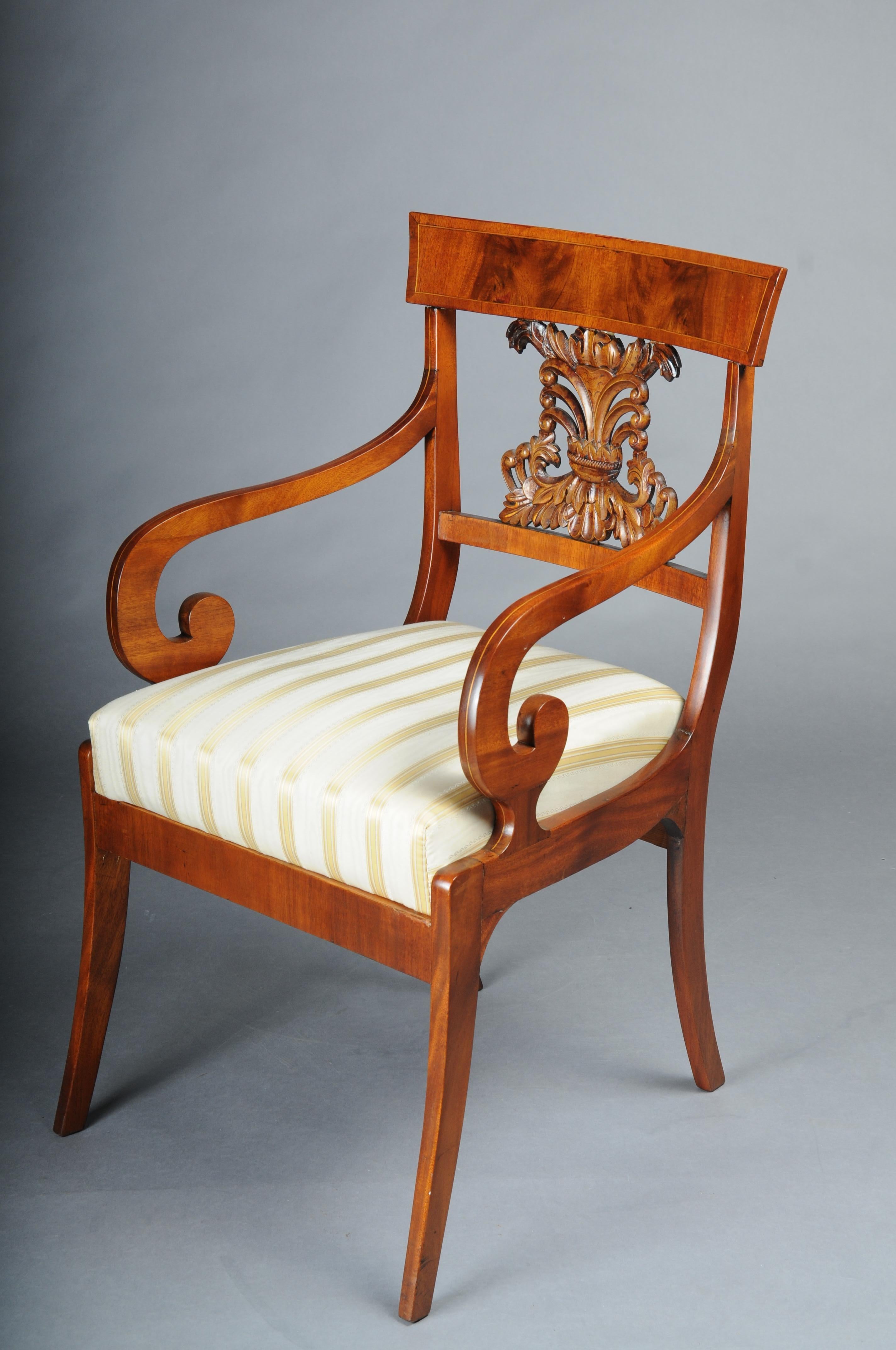 Set di 4 poltrone Biedermeier del 1835 circa, mogano in vendita 3