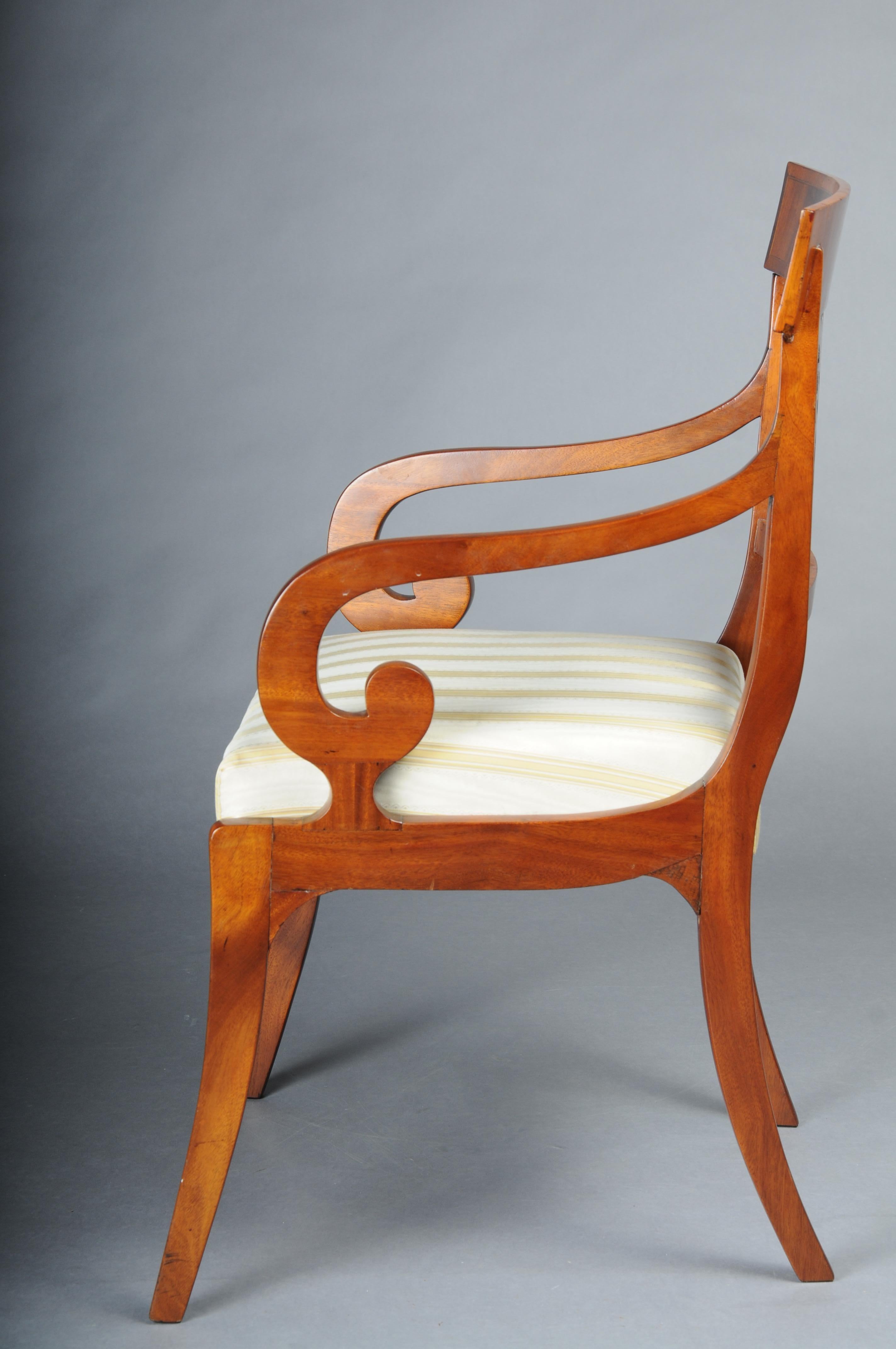Set di 4 poltrone Biedermeier del 1835 circa, mogano in vendita 4