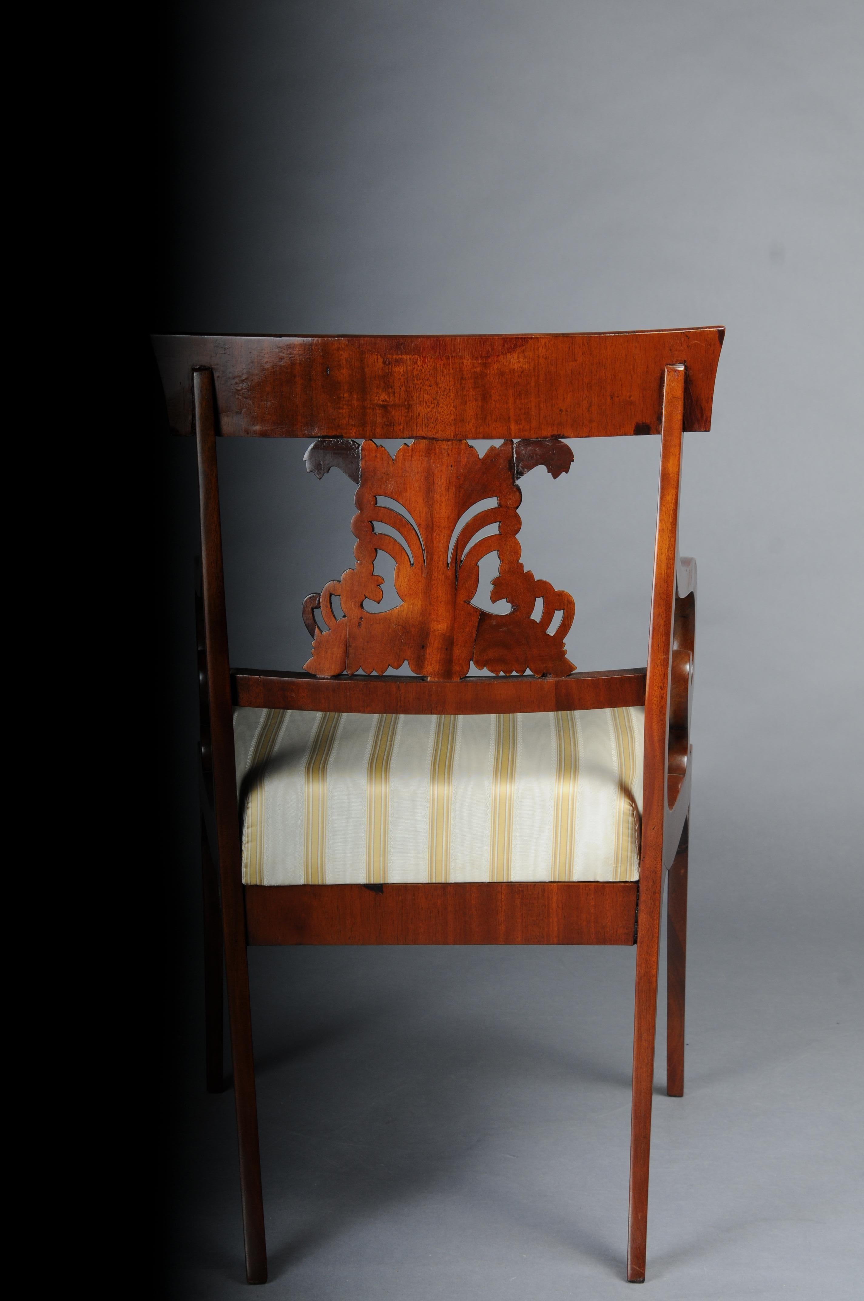 Set di 4 poltrone Biedermeier del 1835 circa, mogano in vendita 5