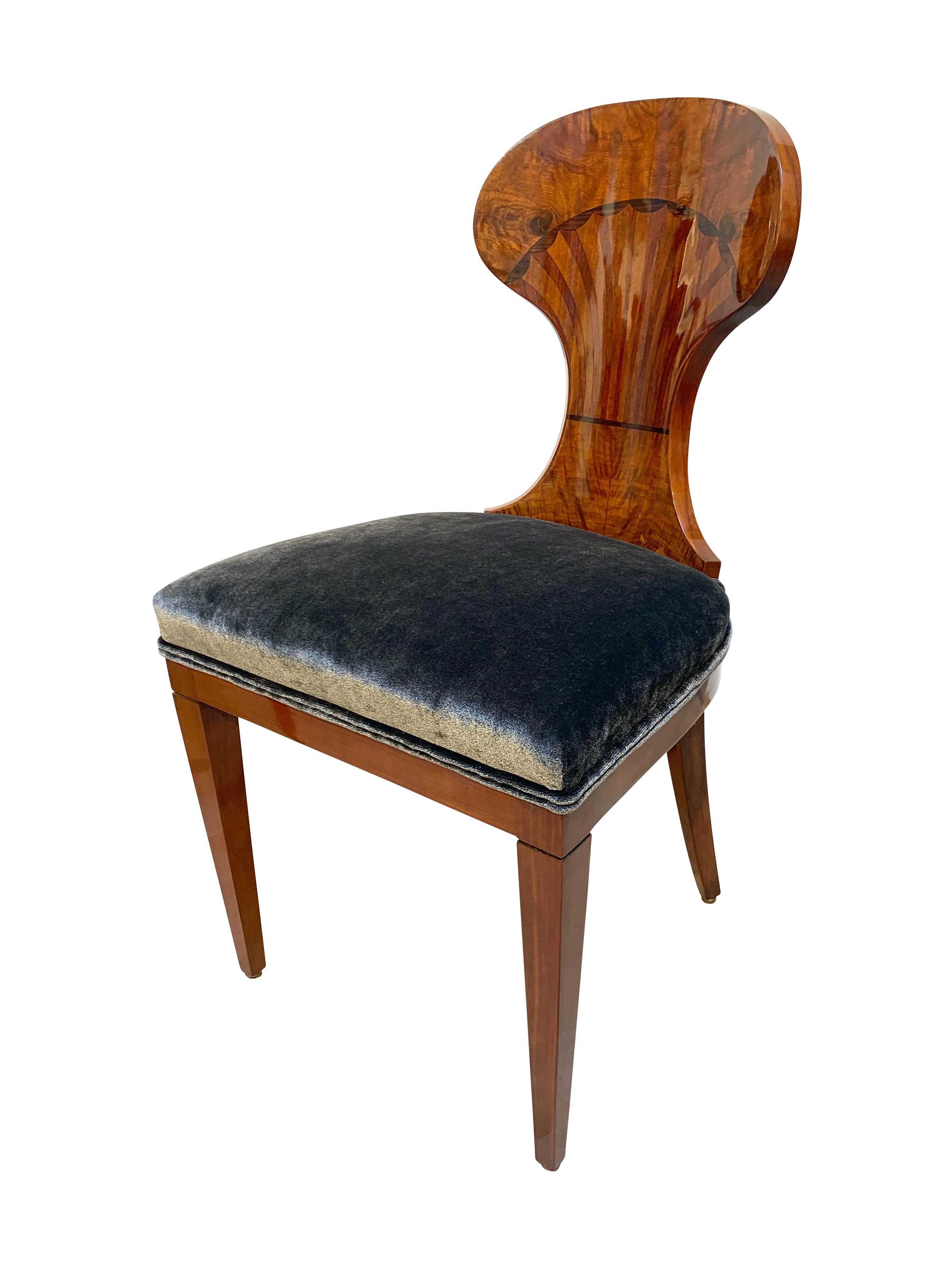 Set of Four Austrian Biedermeier Chairs, Ash Veneer, Grey Velvet, Circa 1890 In Good Condition For Sale In Regensburg, DE