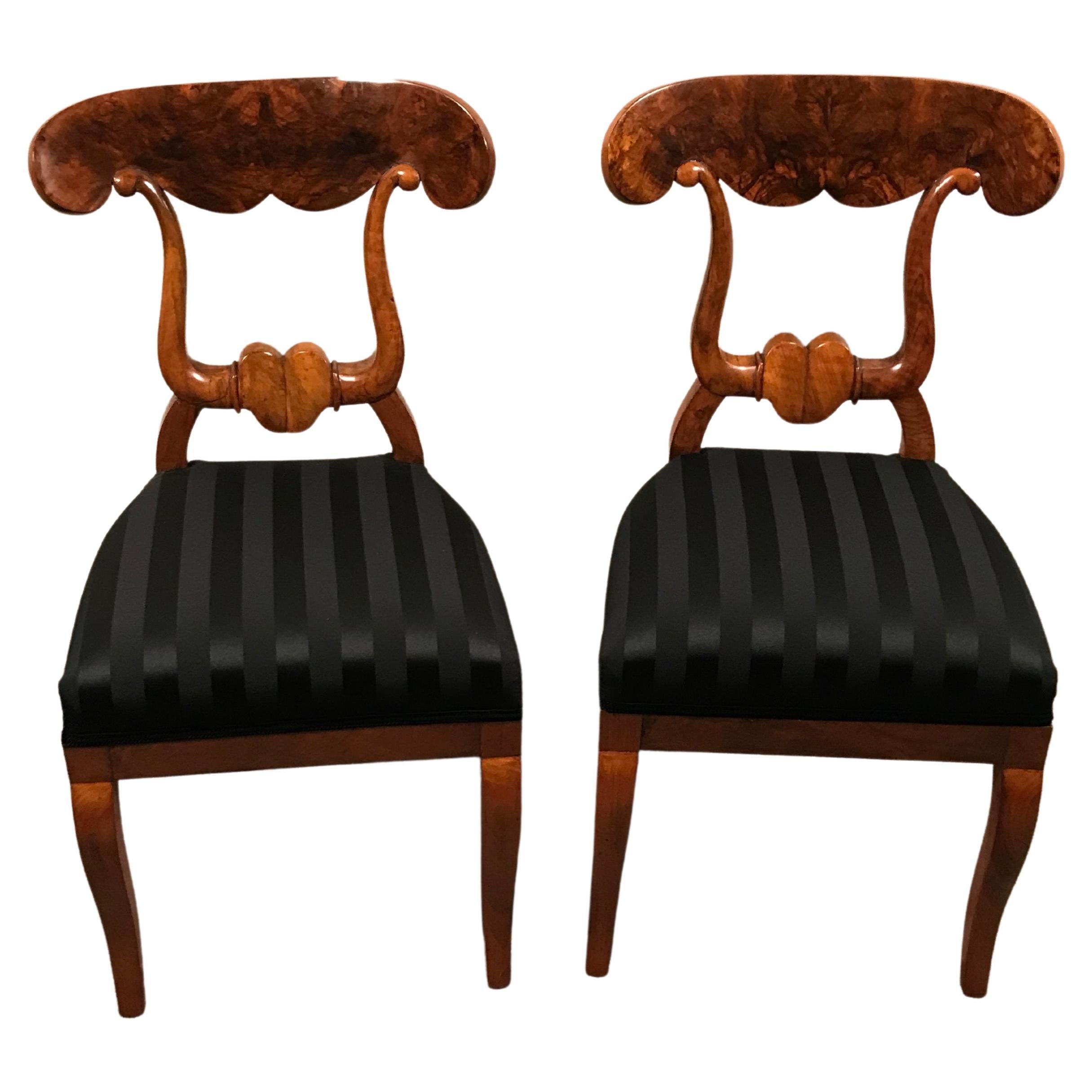 Veneer Set of 4 Biedermeier Chairs, South Germany 1820-30, Walnut For Sale