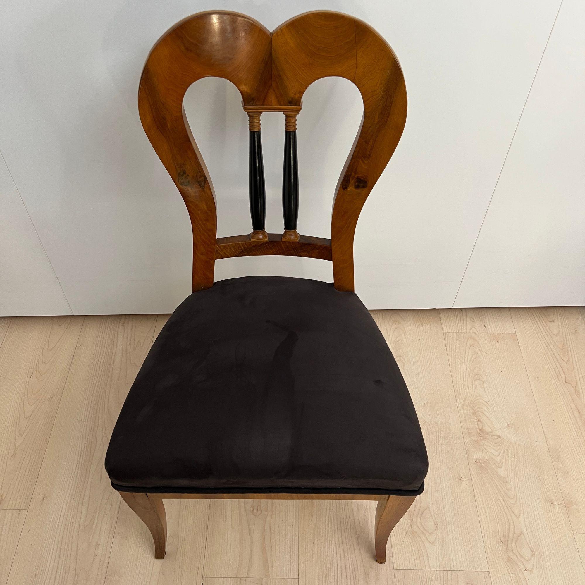 Ensemble de 4 chaises Biedermeier, Noyer, Daim Brown, Allemagne circa 1825 en vente 10