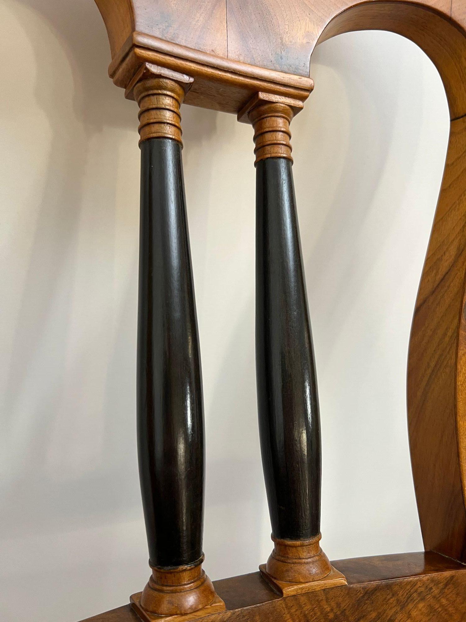 Ensemble de 4 chaises Biedermeier, Noyer, Daim Brown, Allemagne circa 1825 en vente 2