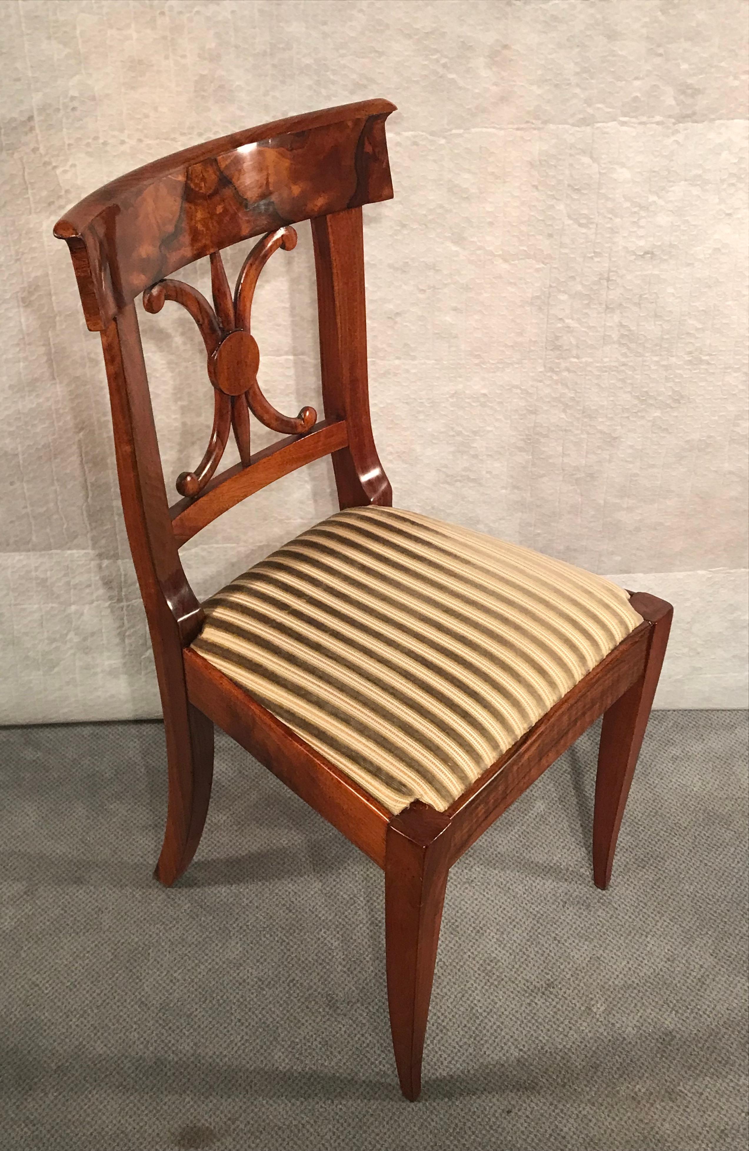 Allemand Ensemble de 4 chaises de salle à manger Biedermeier, Allemagne du Sud, 1820 en vente