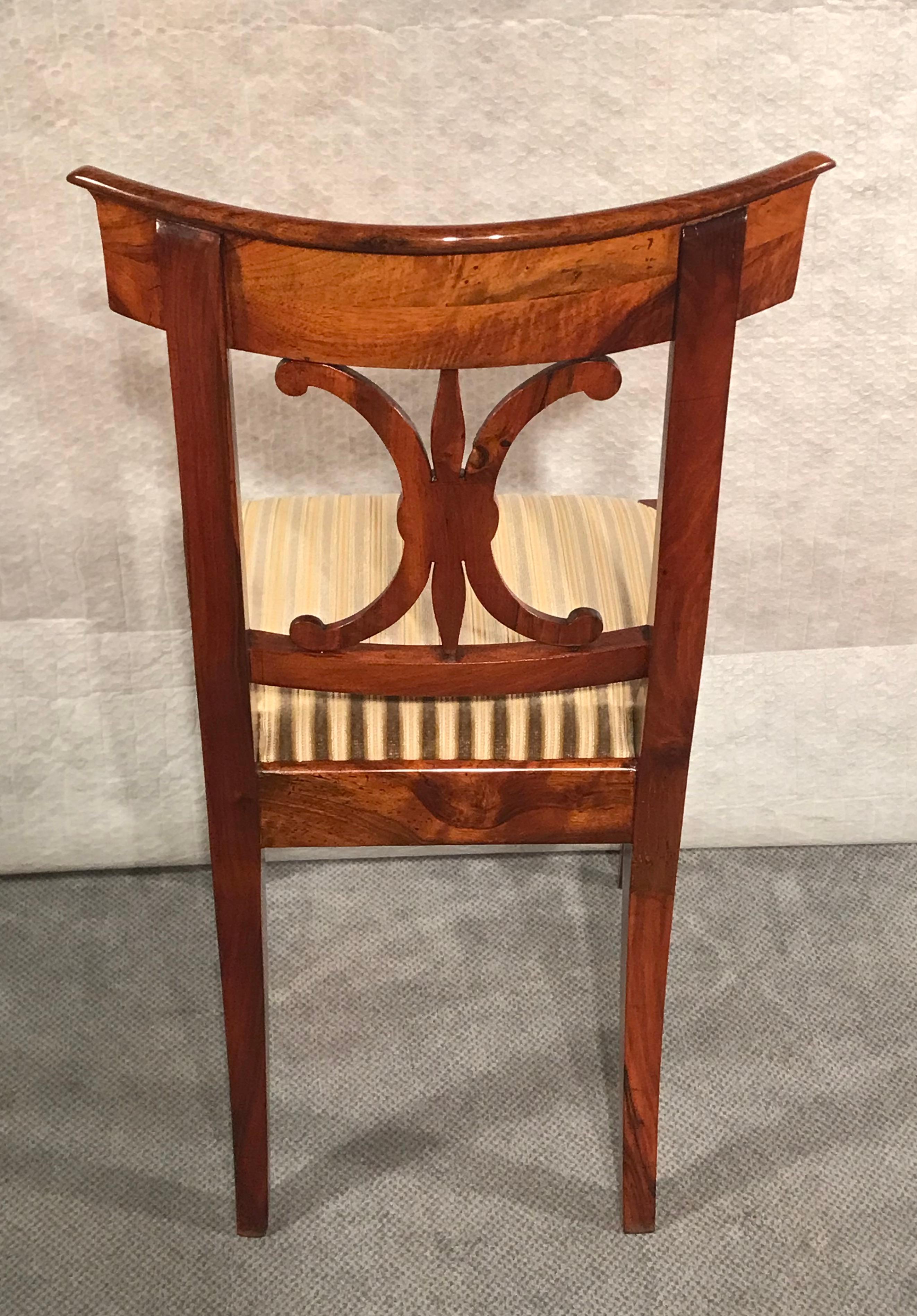 Veneer Set of 4 Biedermeier Dining Chairs, South German 1820 For Sale