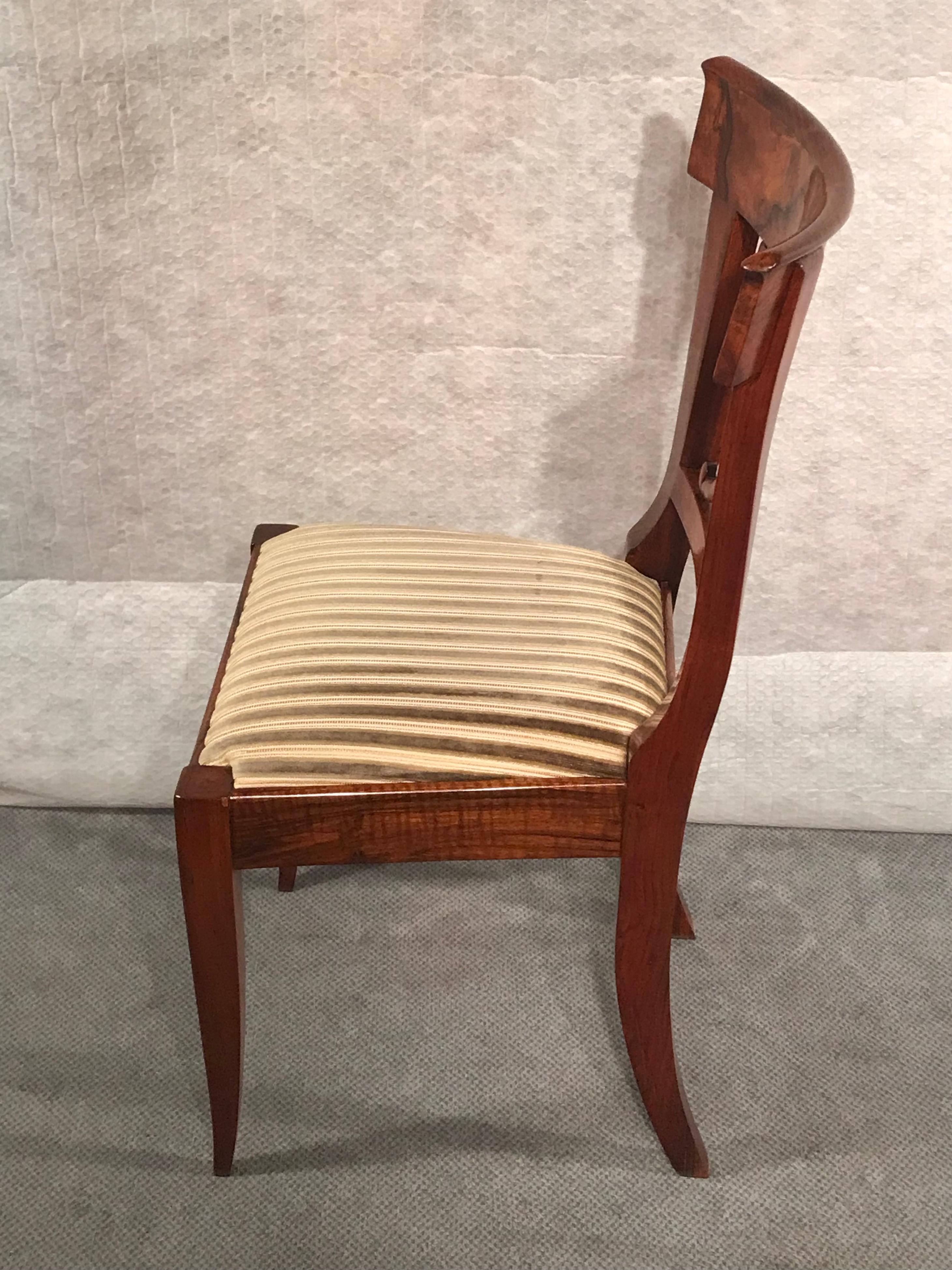 Set of 4 Biedermeier Dining Chairs, South German 1820 In Good Condition For Sale In Belmont, MA