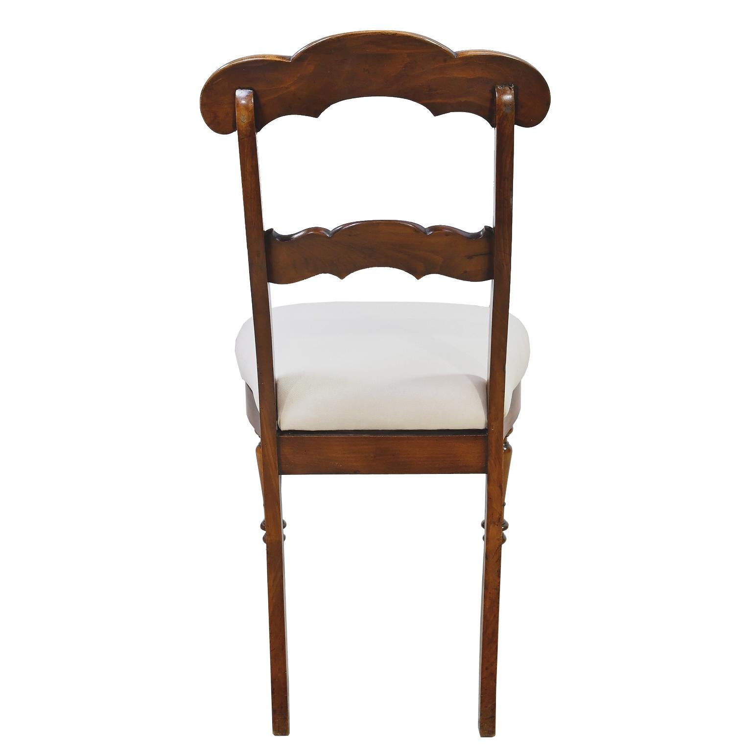 Set of 4 Biedermeier Mahogany Dining Chairs with Upholstered Seat, circa 1830 In Good Condition In Miami, FL