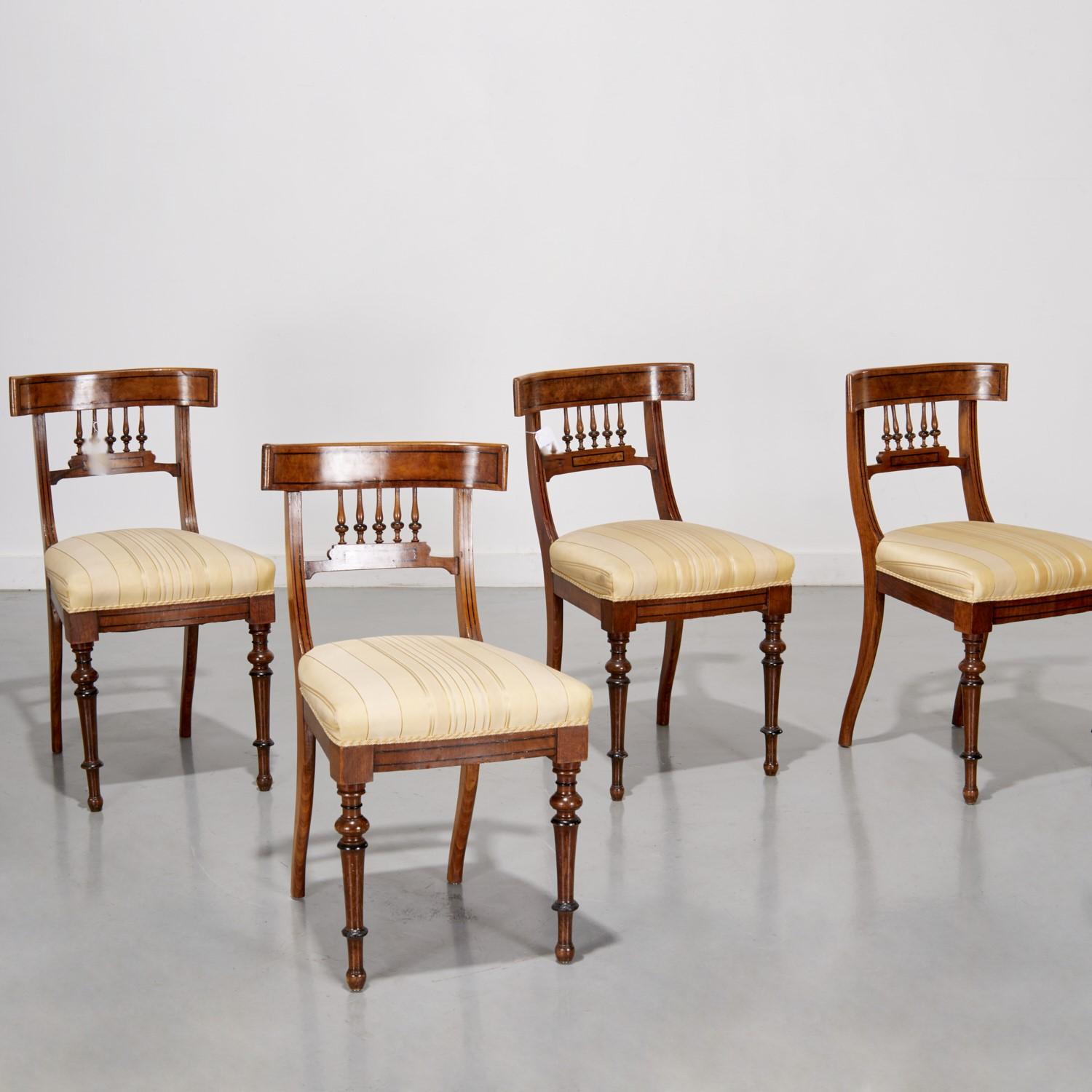 Satz von 4 Biedermeier-Beistellstühlen mit gepolsterten Sitzen und ebonisiertem Holzdetails (Stoff) im Angebot