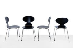 Juego de 4 sillas Ant negras de Arne Jacobsen para Fritz Hansen, 1980, Dinamarca