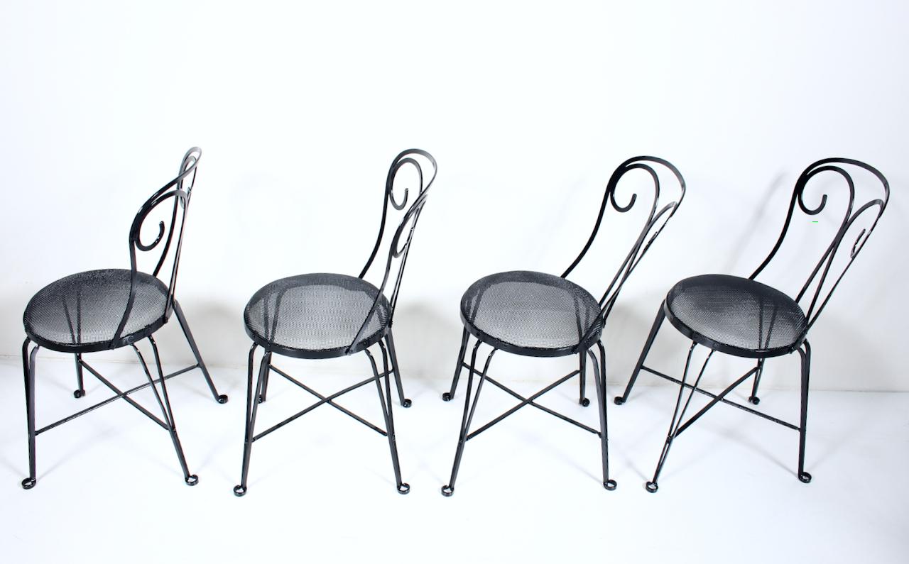 Set of 4 Black Enamel Wrought Iron Spring Wire Seat Garden Chairs, 1940s In Good Condition For Sale In Bainbridge, NY