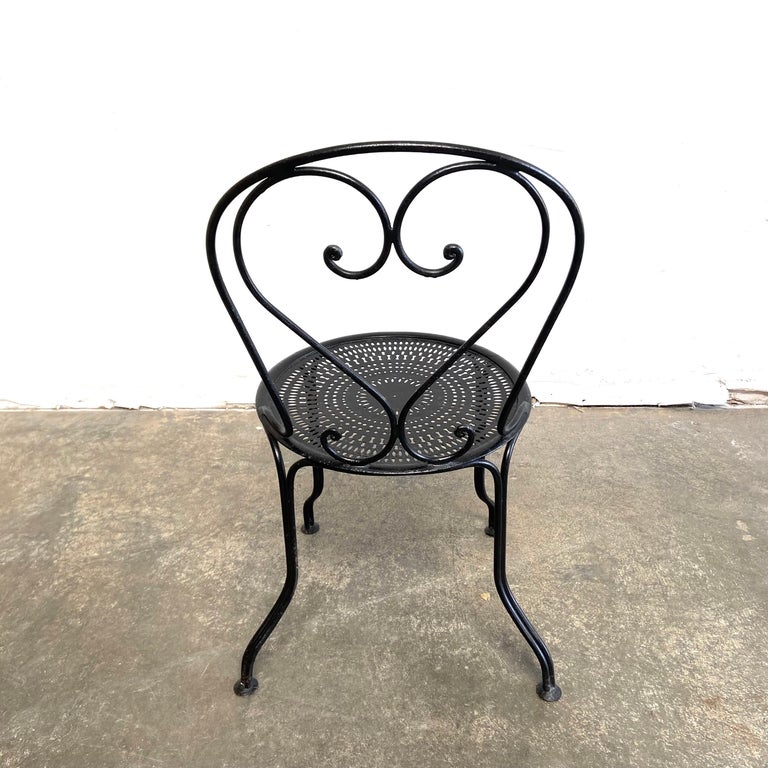 Set of 4 Black French Metal Outdoor Chairs For Sale at 1stDibs