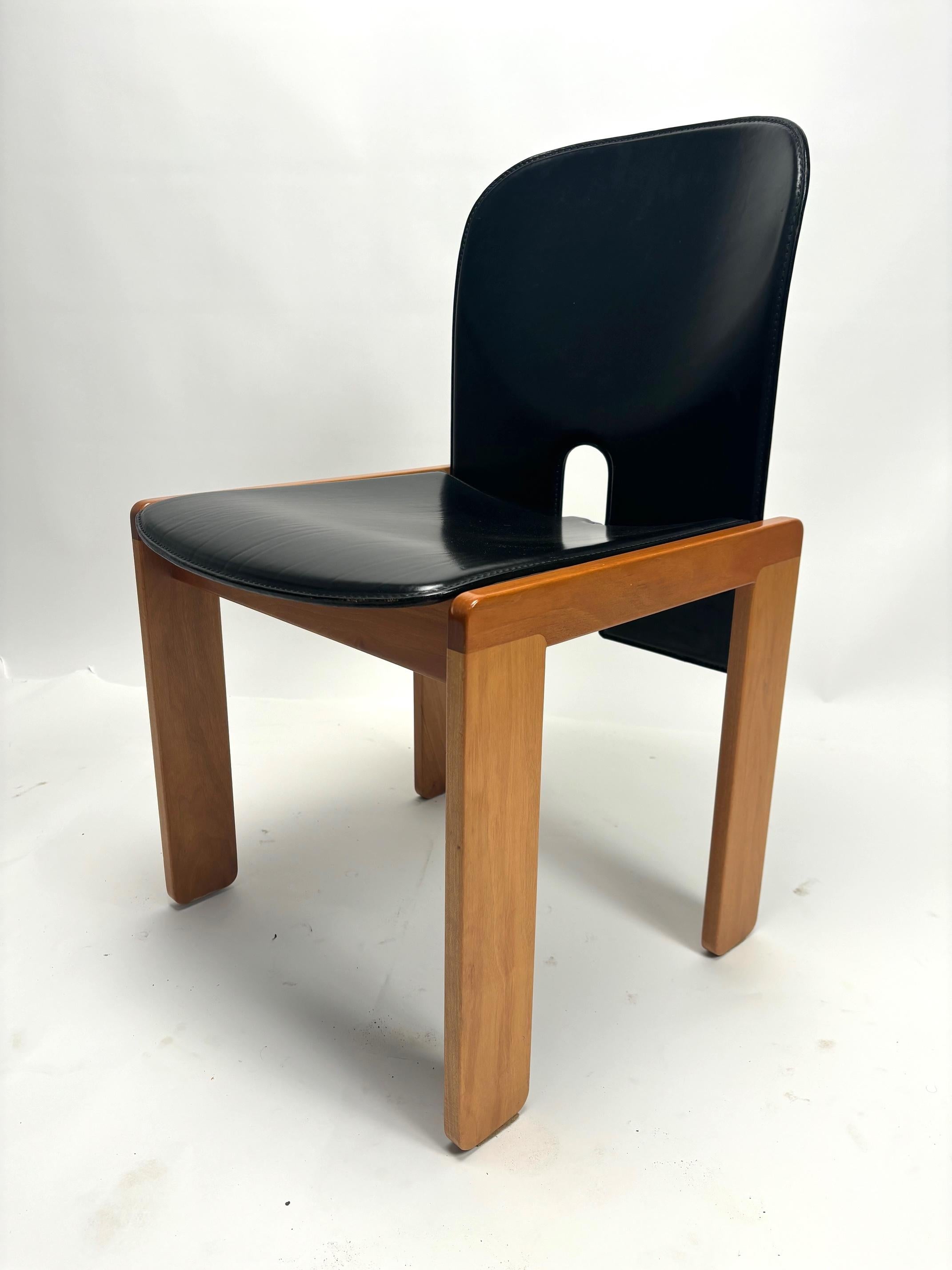 Mid-Century Modern Set of 4 Black Leather 