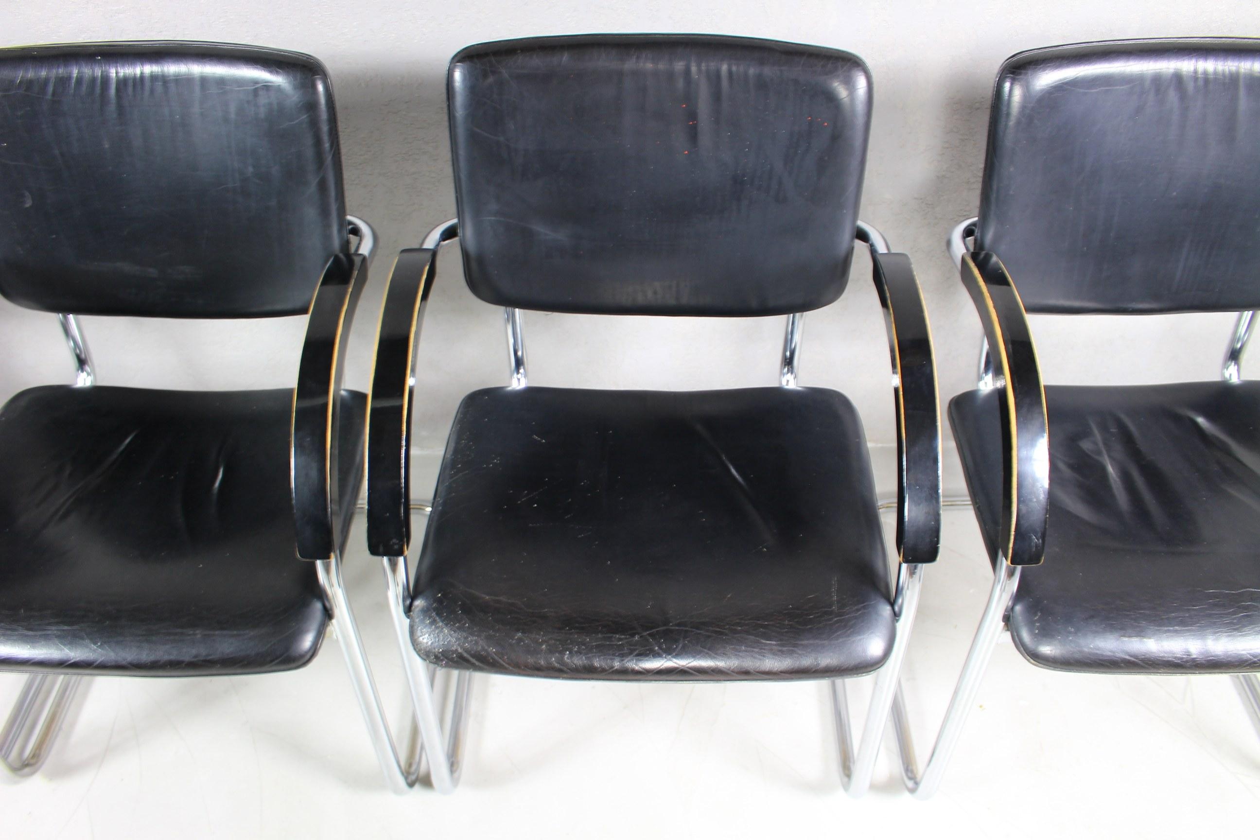 Set of 4 Black Leather and Chrome Armchairs For Sale 5