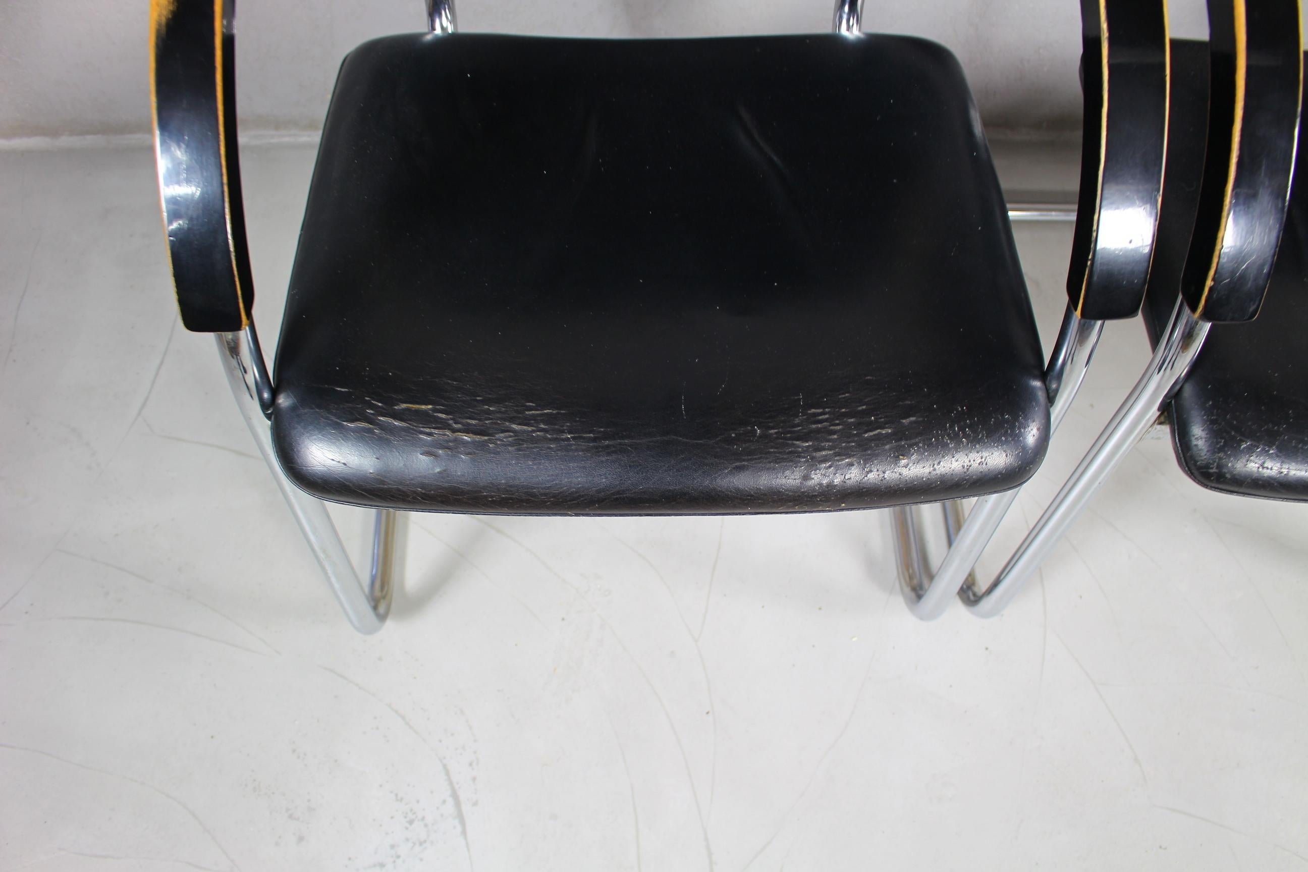 Set of 4 Black Leather and Chrome Armchairs For Sale 2