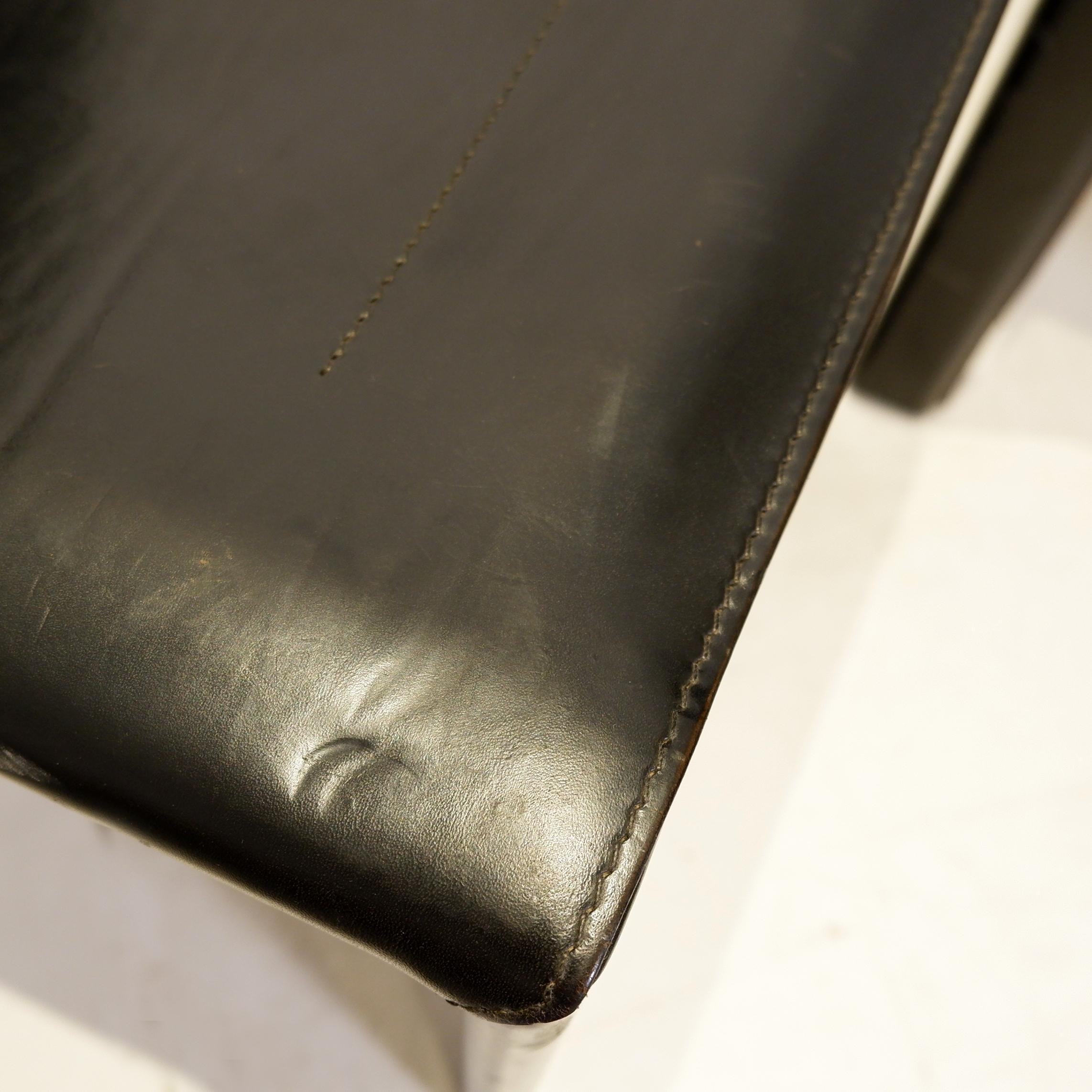 Set Of 4 Black Leather Chairs by Matteo Grassi In Good Condition For Sale In Brussels , BE