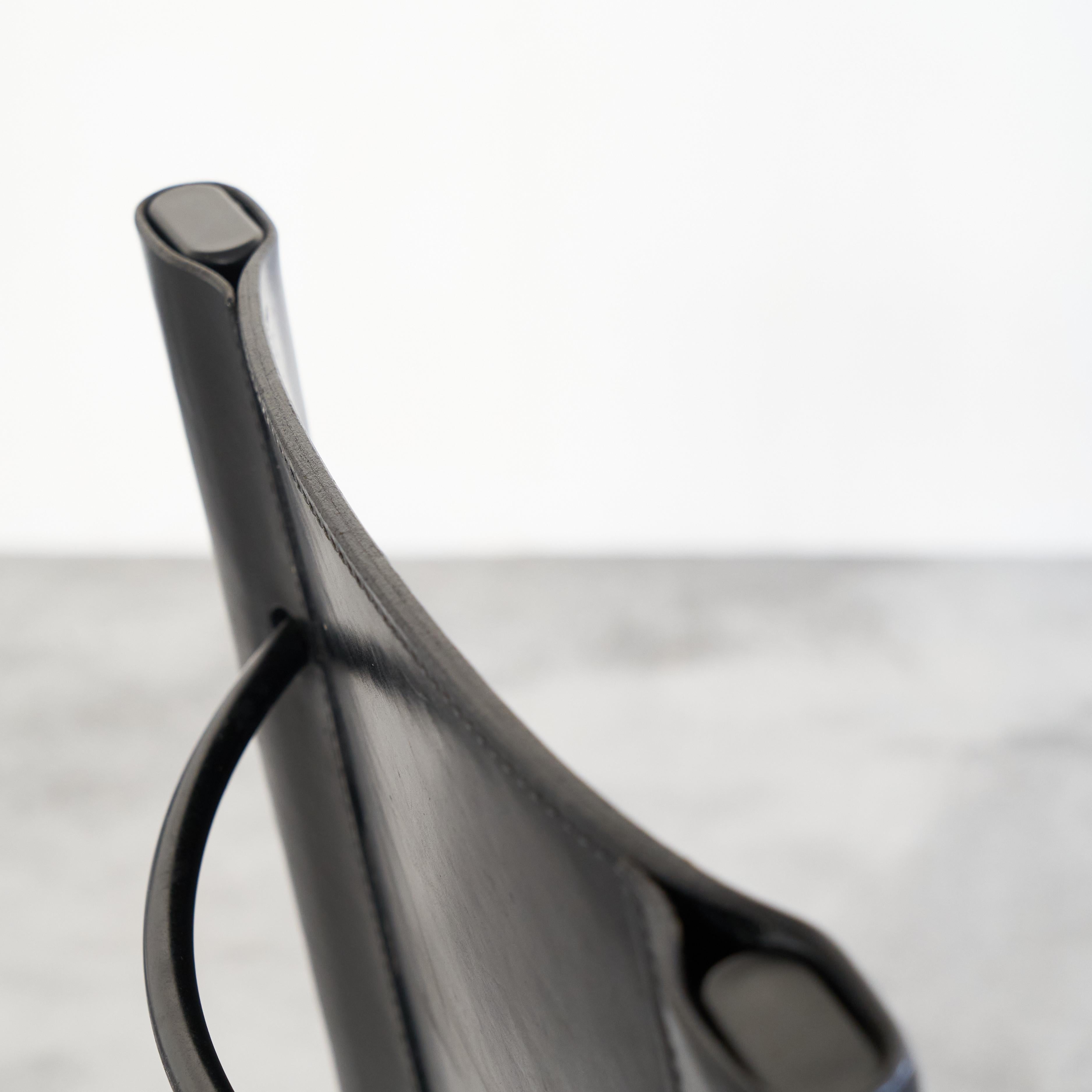 Ensemble de 4 chaises en cuir noir par Matteo Grassi, Italie, années 1990 en vente 2