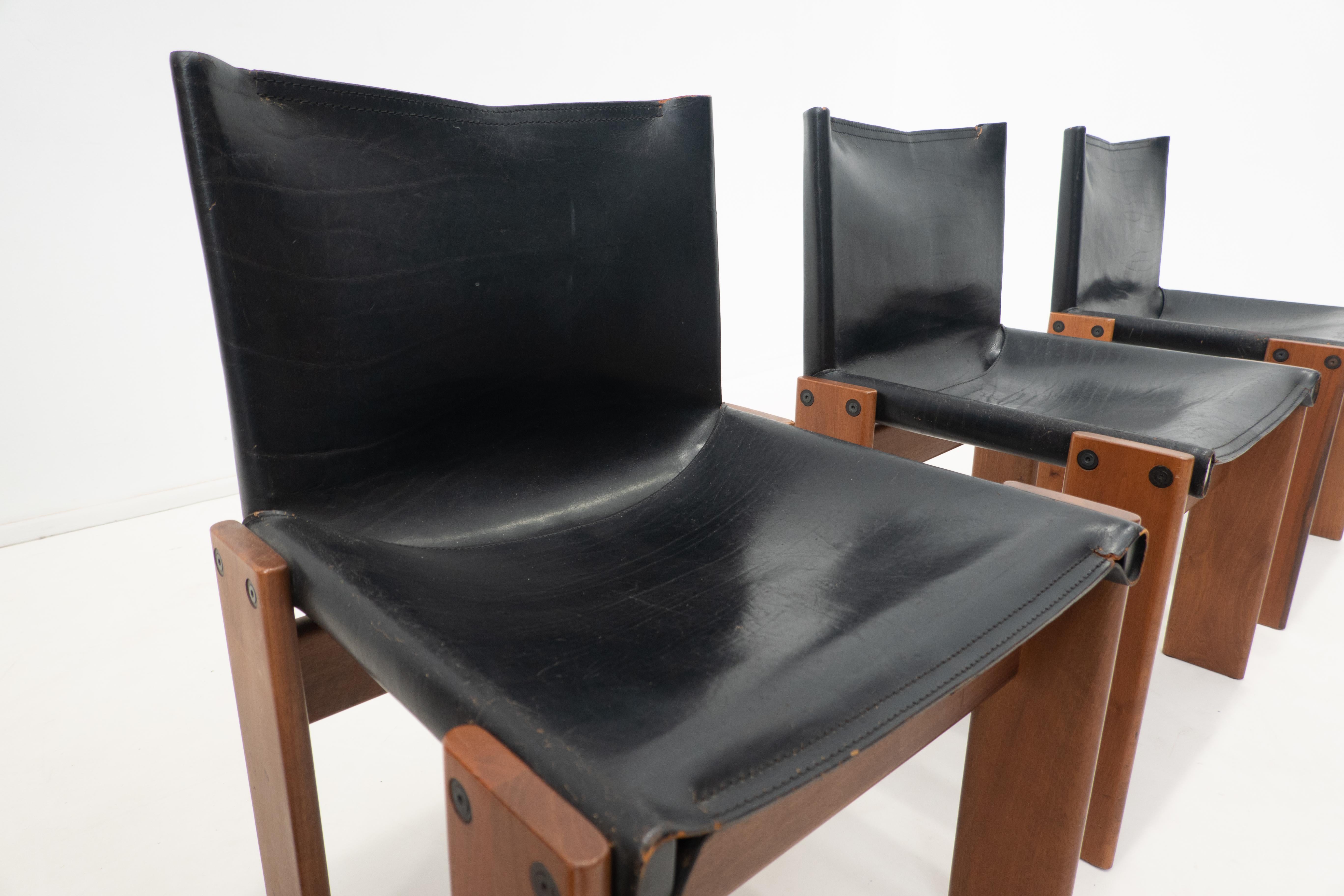 Late 20th Century Set of 4 Black Leather Chairs Model 