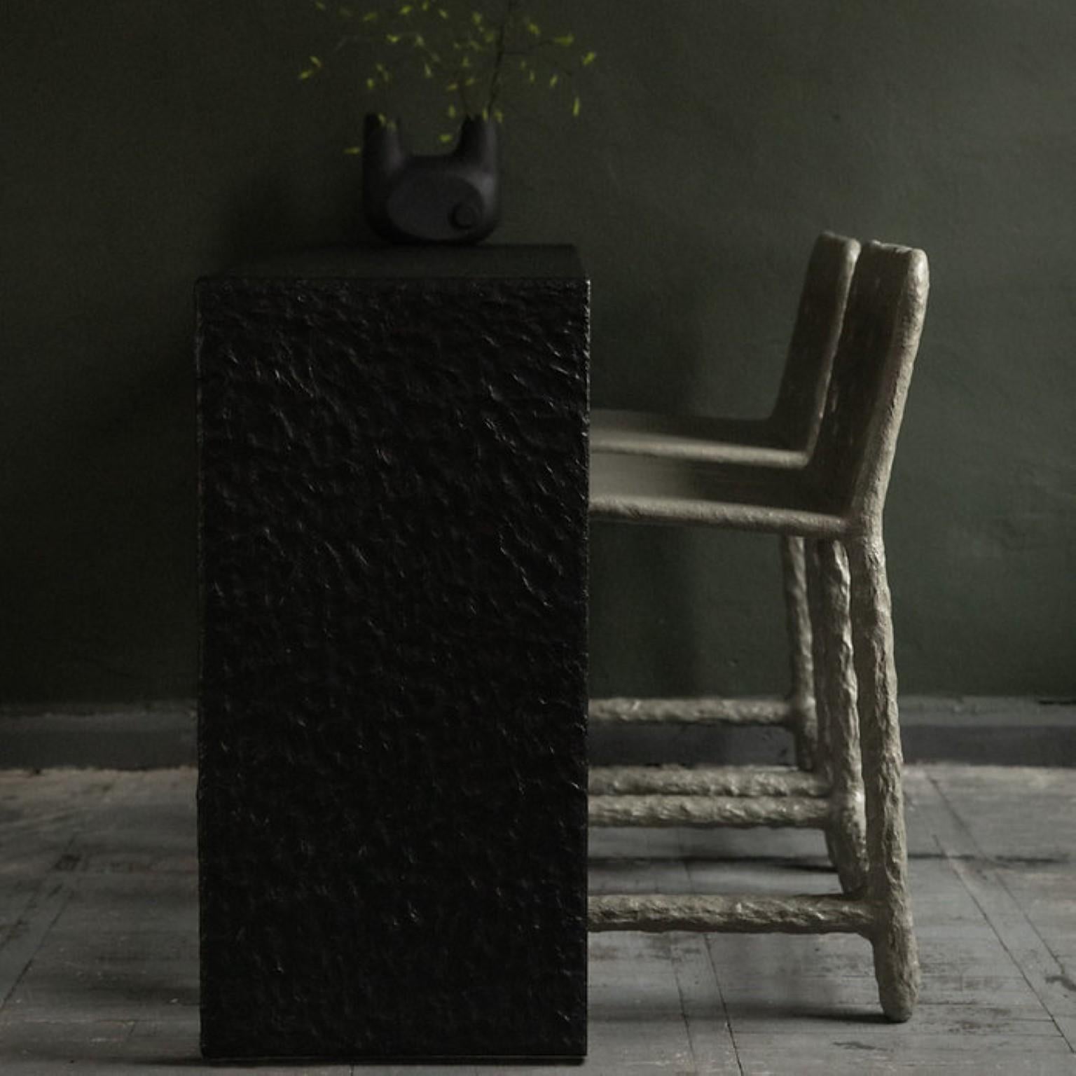 Set of 4 Black Sculpted Contemporary Half-Bar Stool by Faina In New Condition For Sale In Geneve, CH