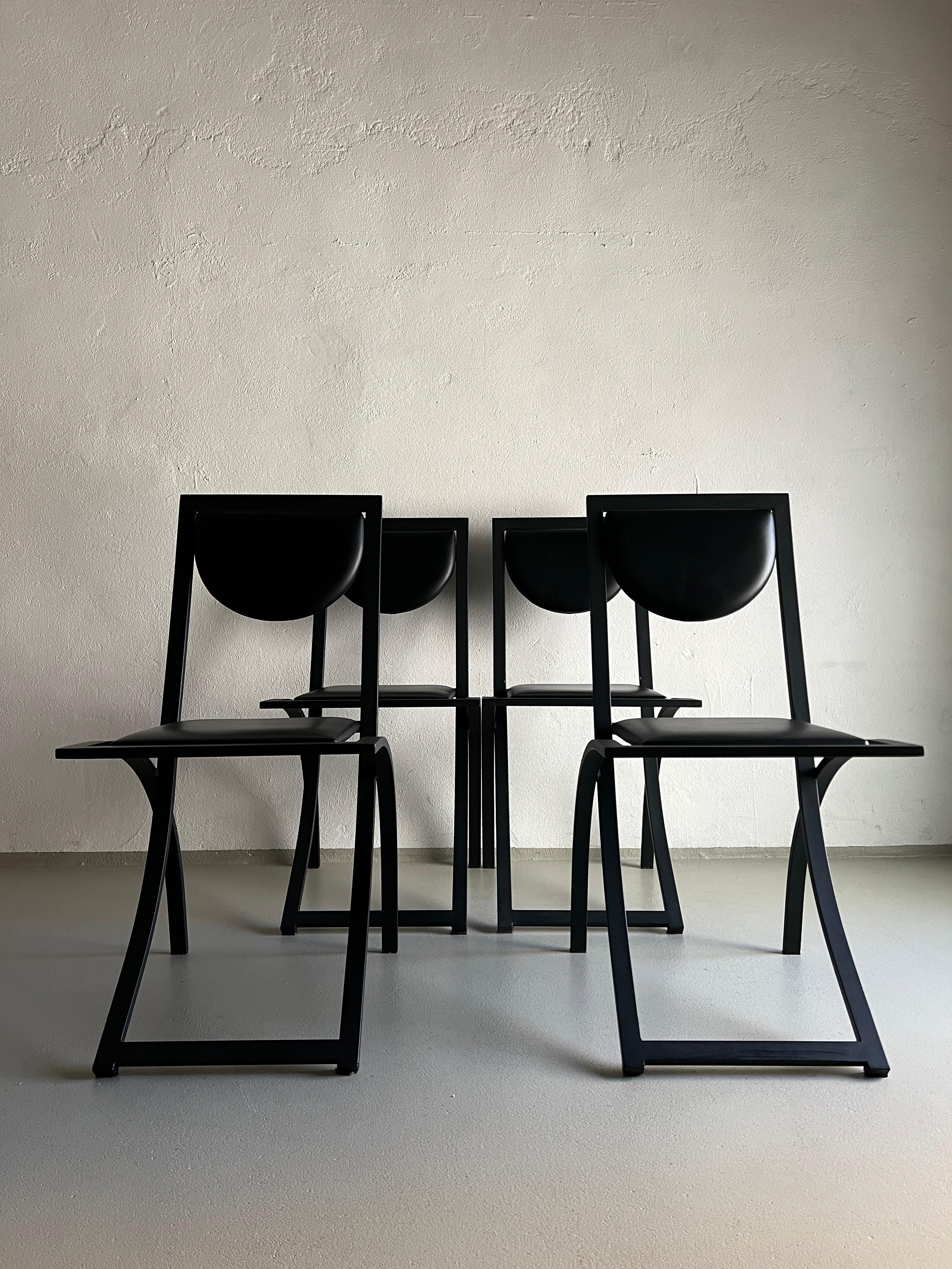 Ensemble de 4 chaises noires à sinus par Karl Friedrich Förster, Allemagne, années 1990 en vente 4