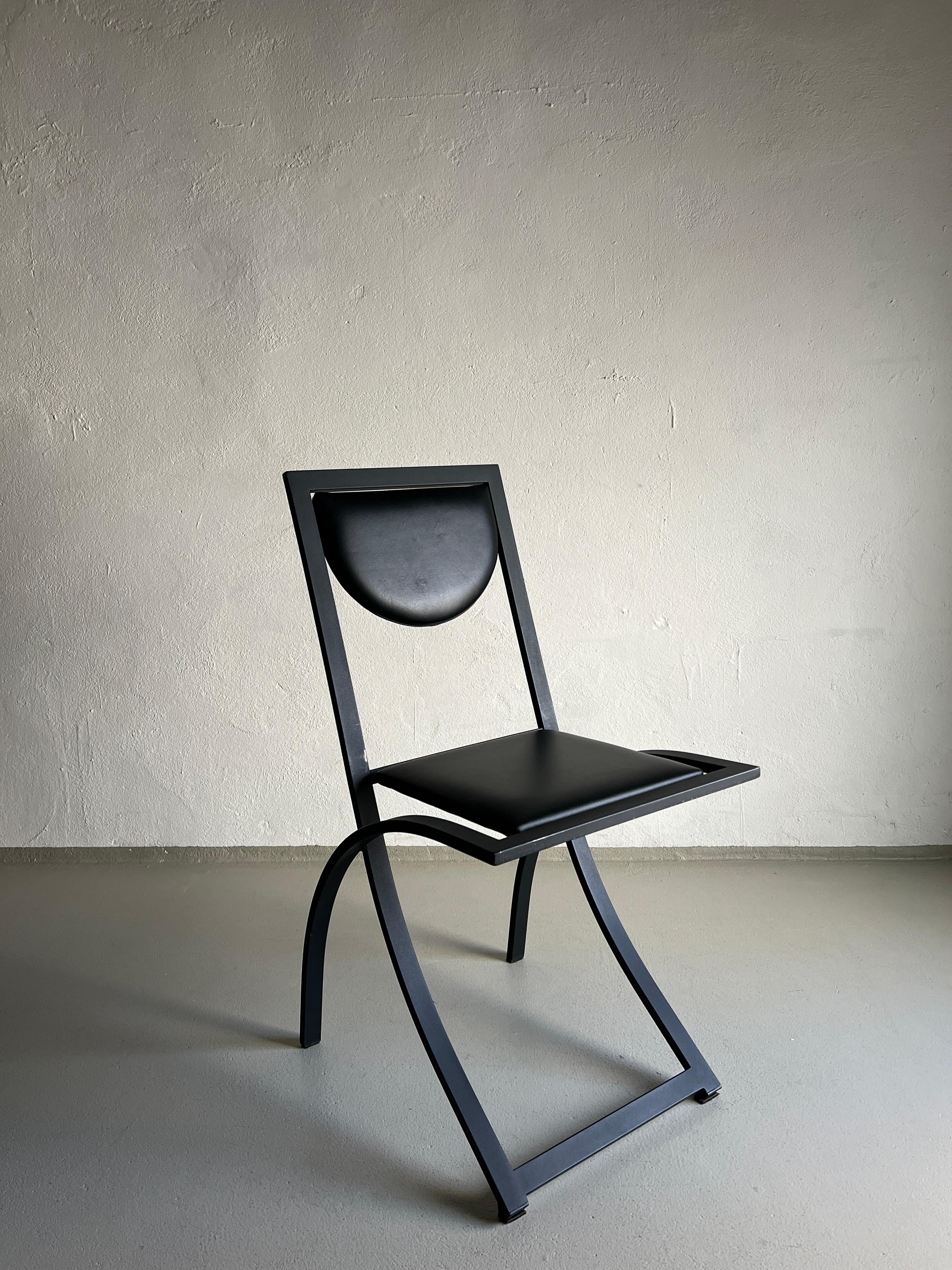 Peint à froid Ensemble de 4 chaises noires à sinus par Karl Friedrich Förster, Allemagne, années 1990 en vente