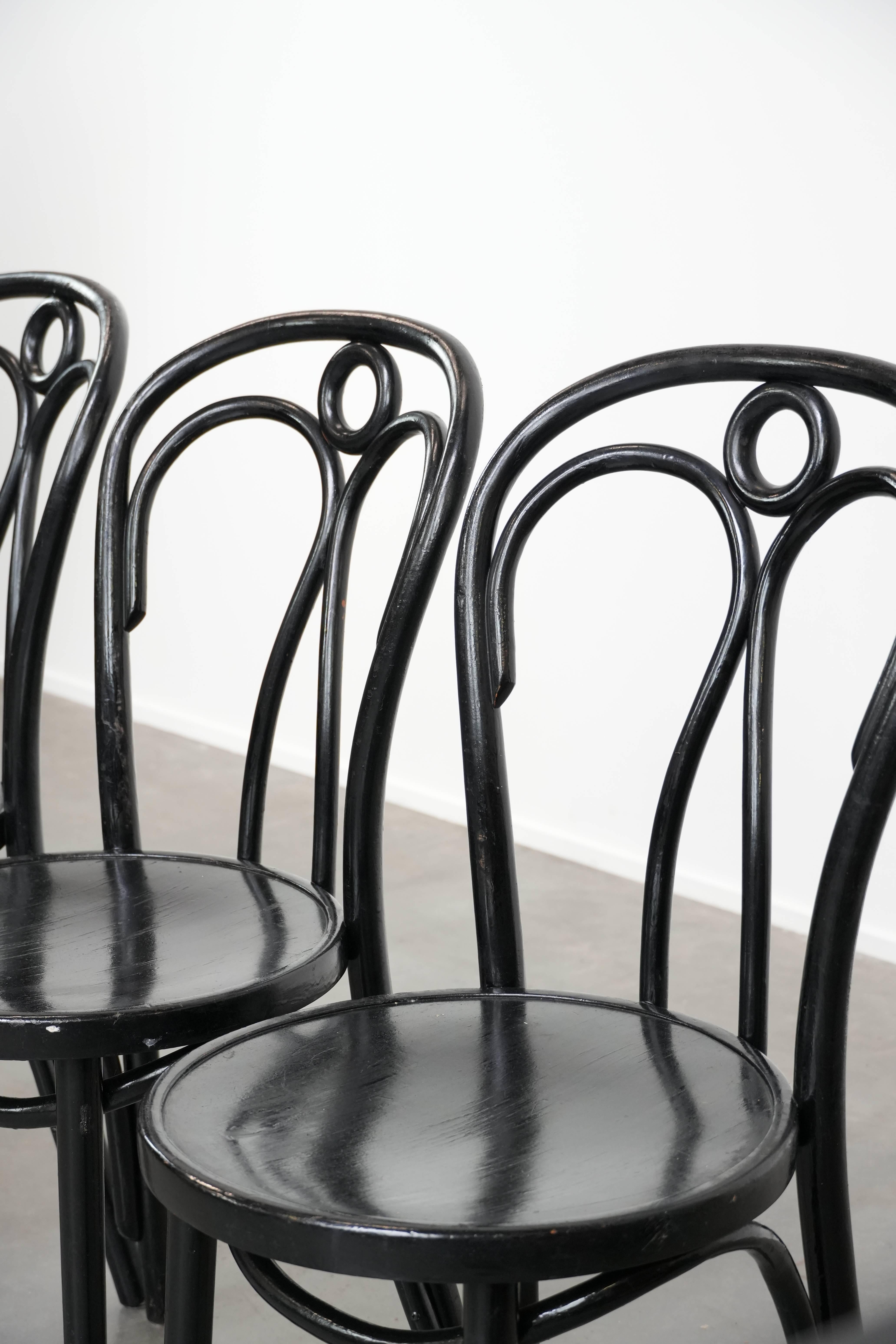 Set of 4 black vintage Thonet style bistro chairs im Angebot 3