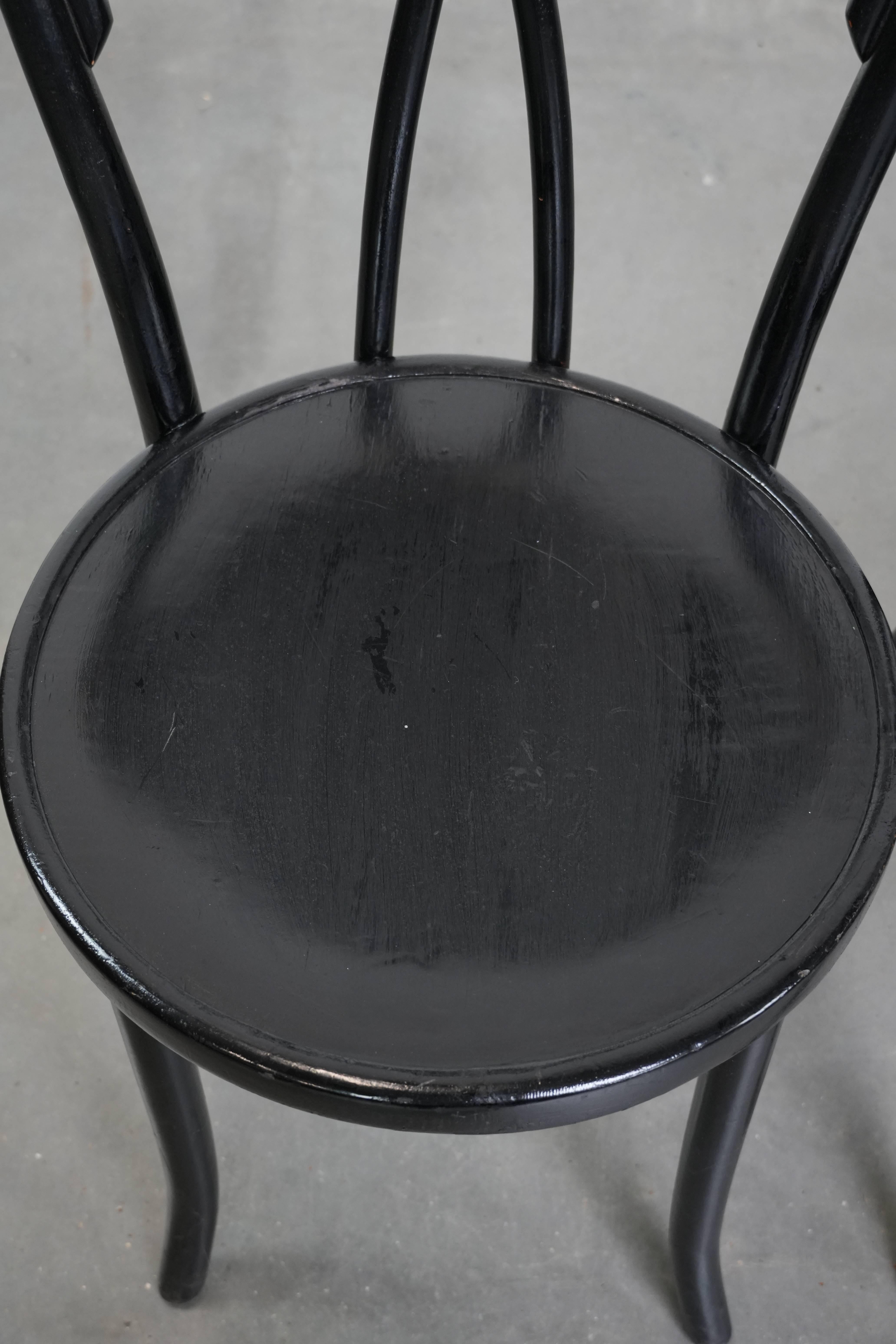 Set of 4 black vintage Thonet style bistro chairs (20. Jahrhundert) im Angebot
