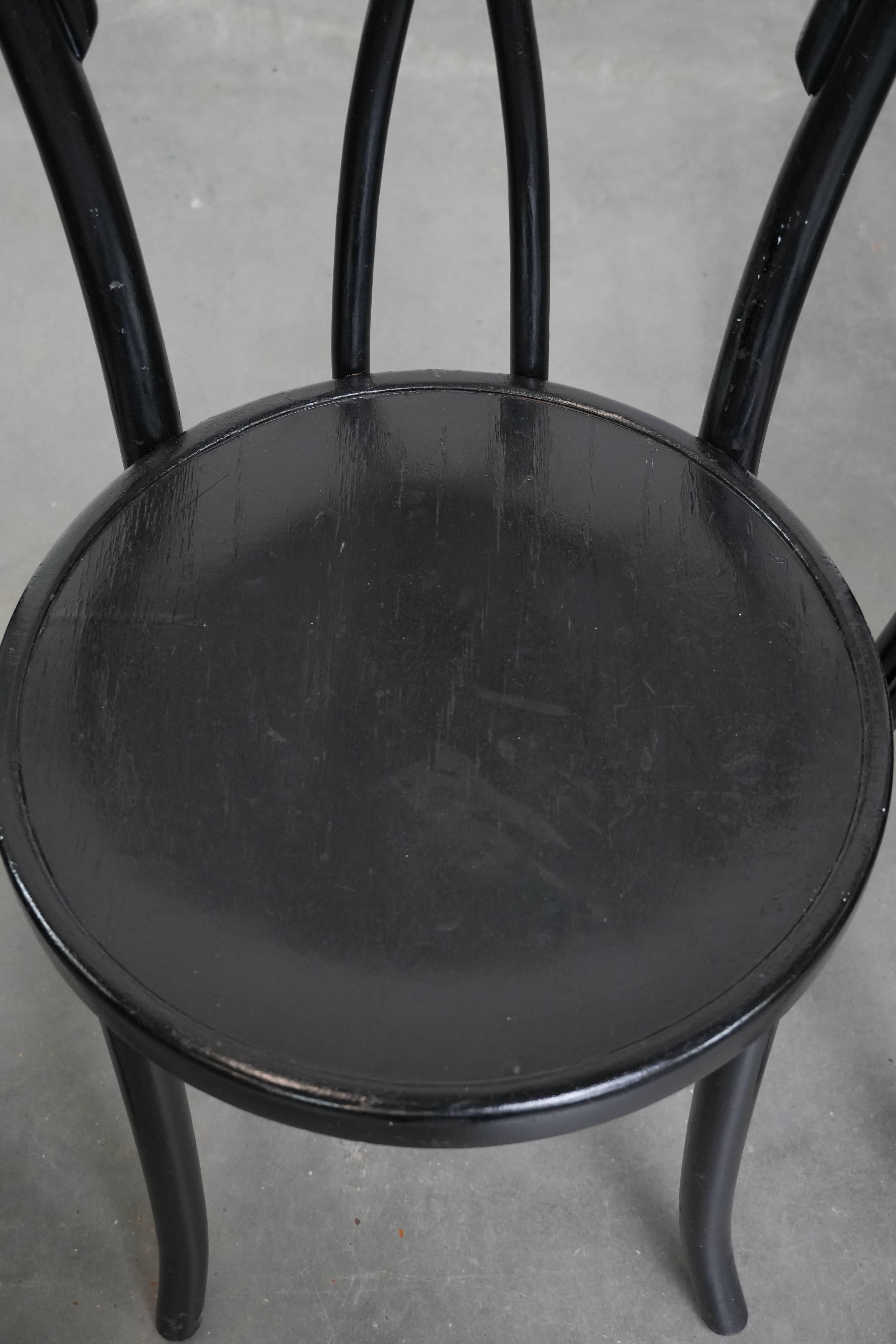 Set of 4 black vintage Thonet style bistro chairs (Holz) im Angebot