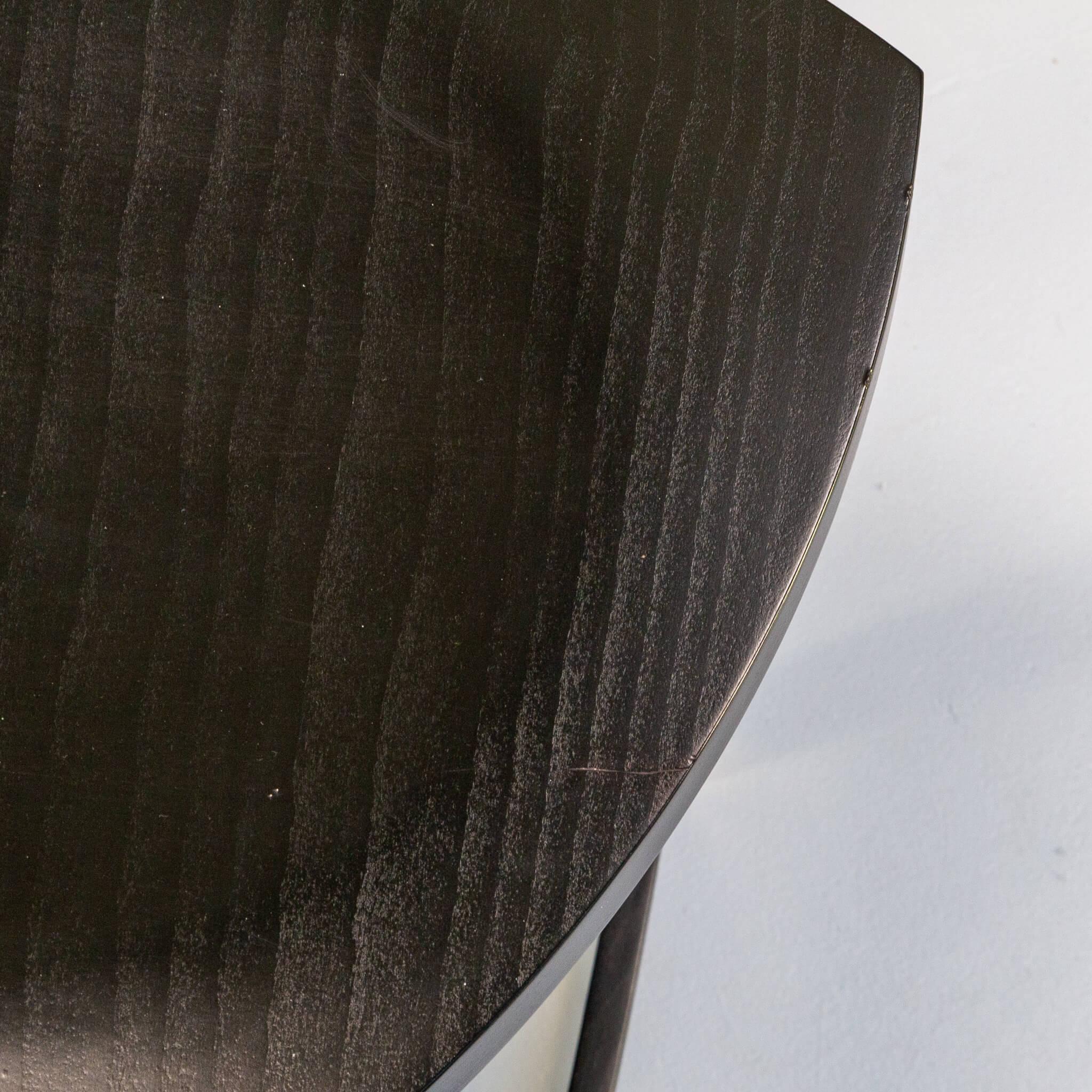Set di 4 sedie con schienale alto in legno nero e piedi in ottone, anni '80 7