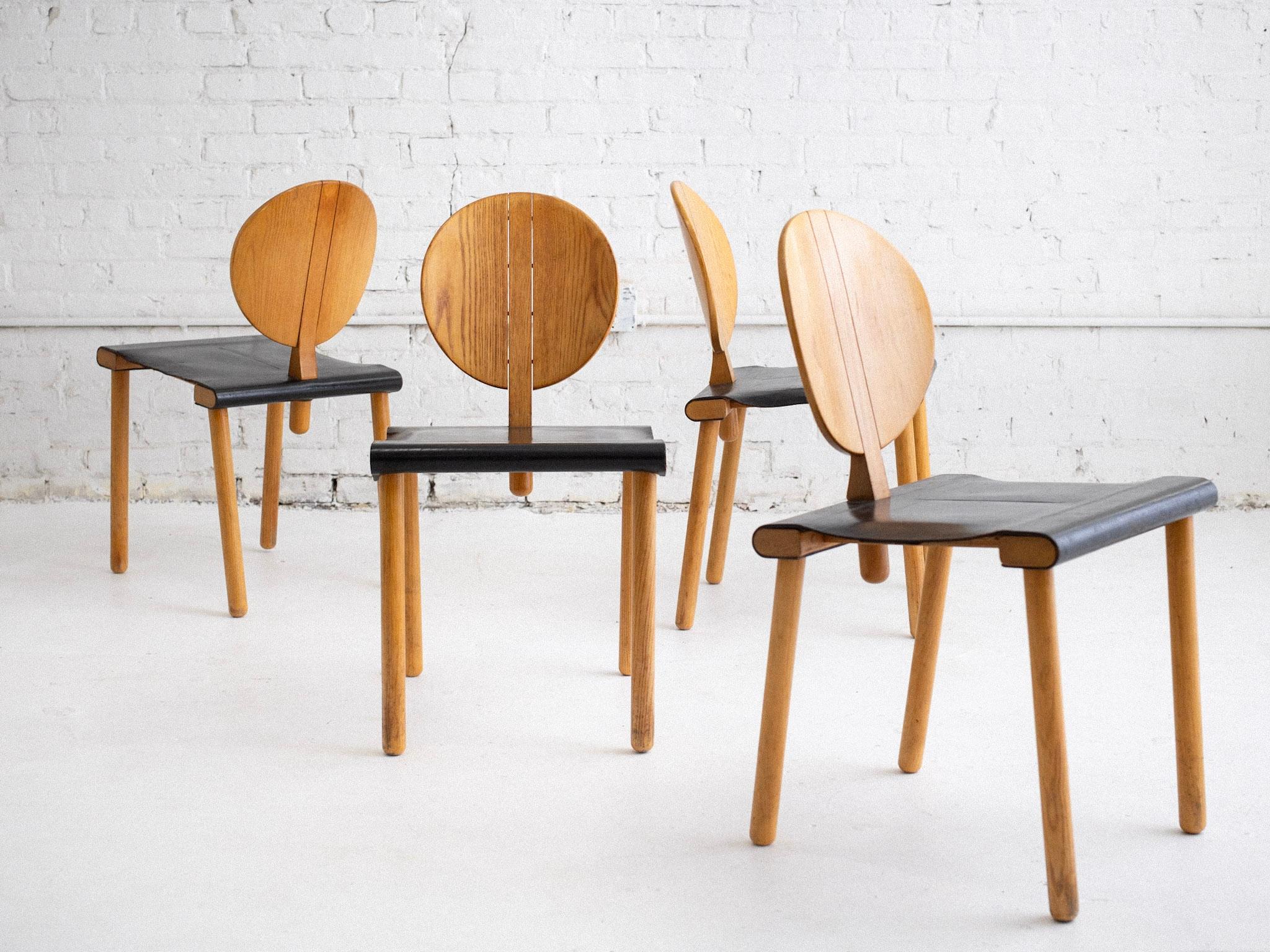 Set of 4 Blonde Circle Back and Leather Seat Chairs For Sale 1