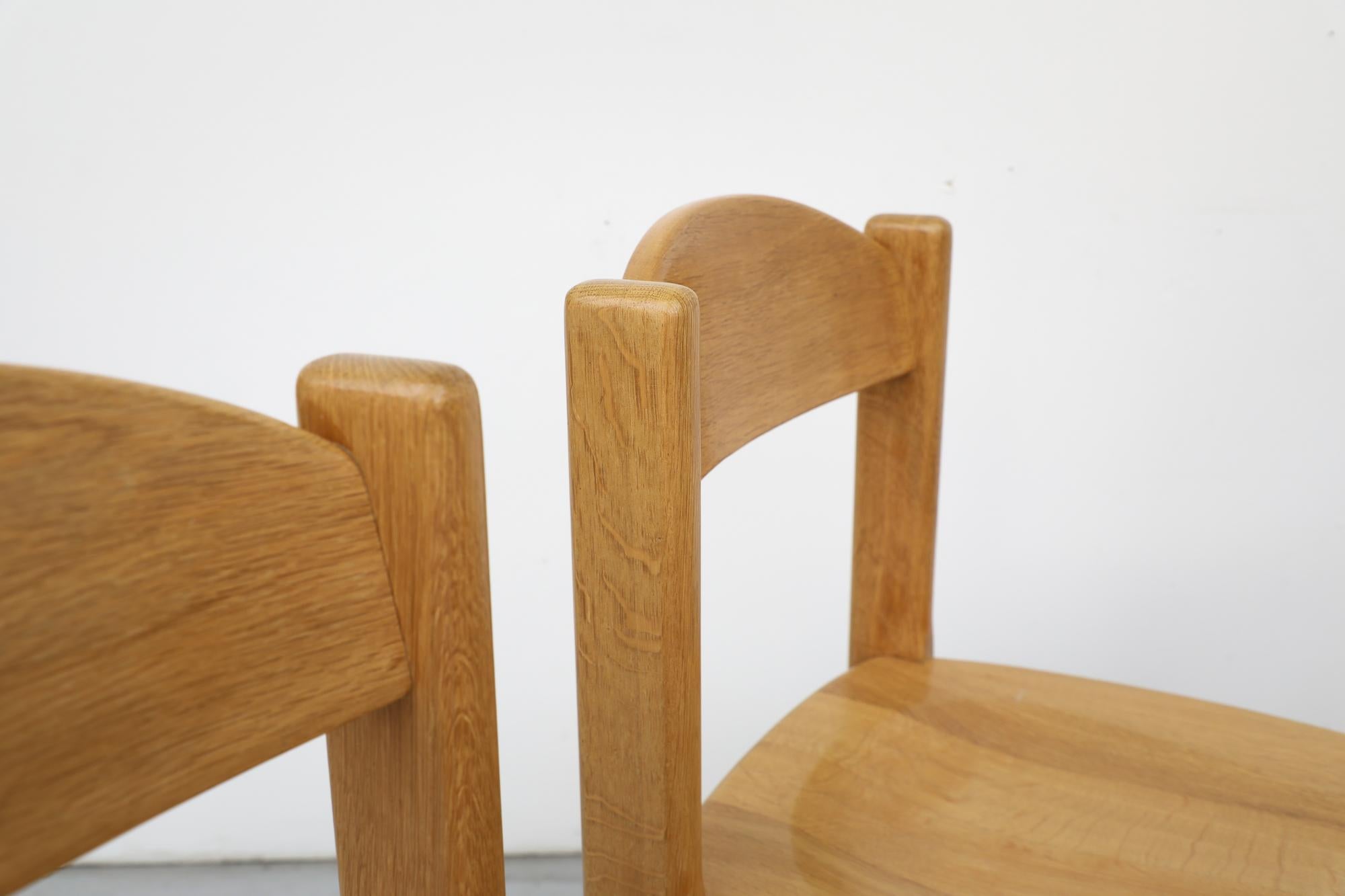 Mid-20th Century Set of 4 Blonde Daumiller Style Solid Oak Dining Chairs For Sale