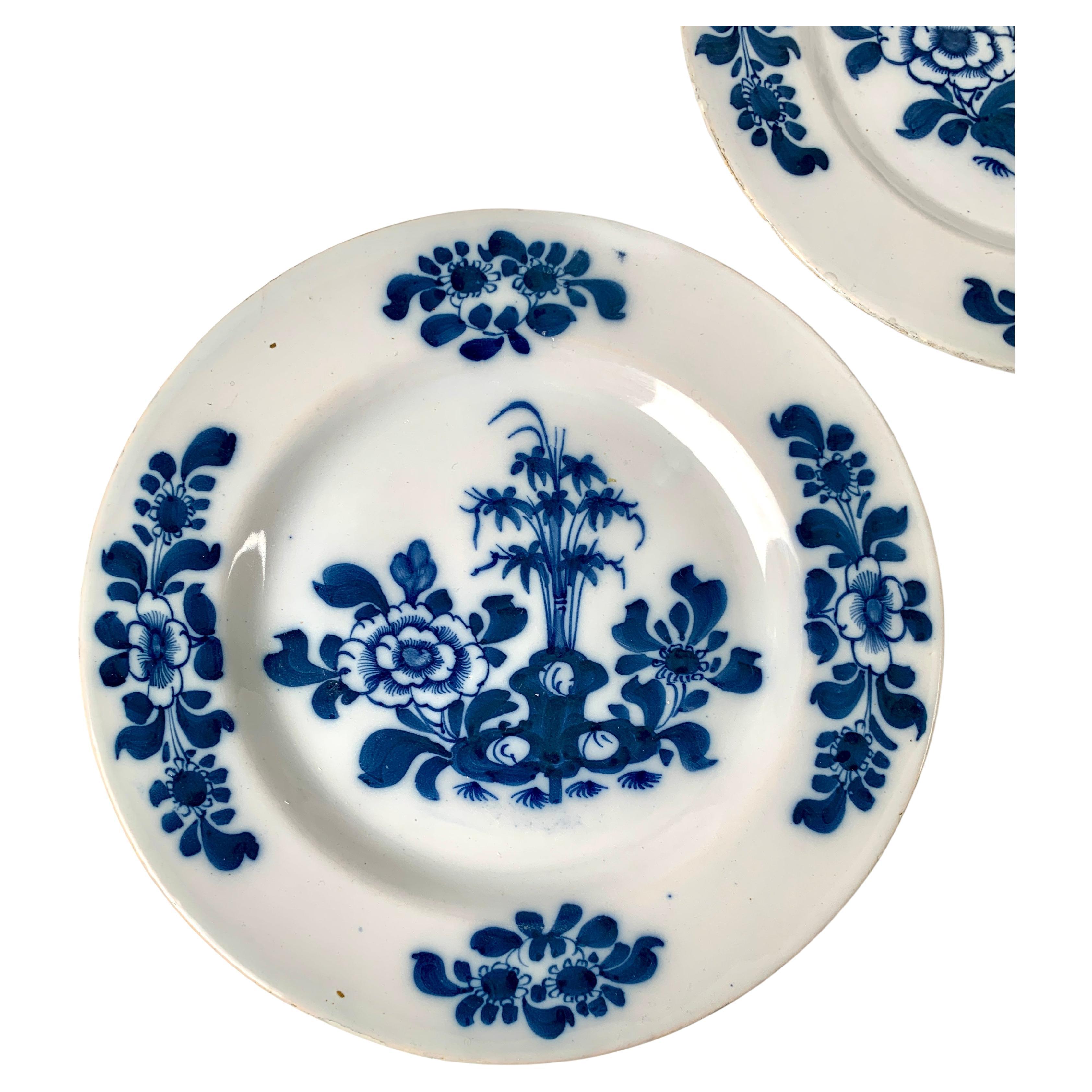 Satz von 4 blauen und weißen Delft Tellern oder Schüsseln Hand gemalt 18. Jahrhundert England im Angebot 1