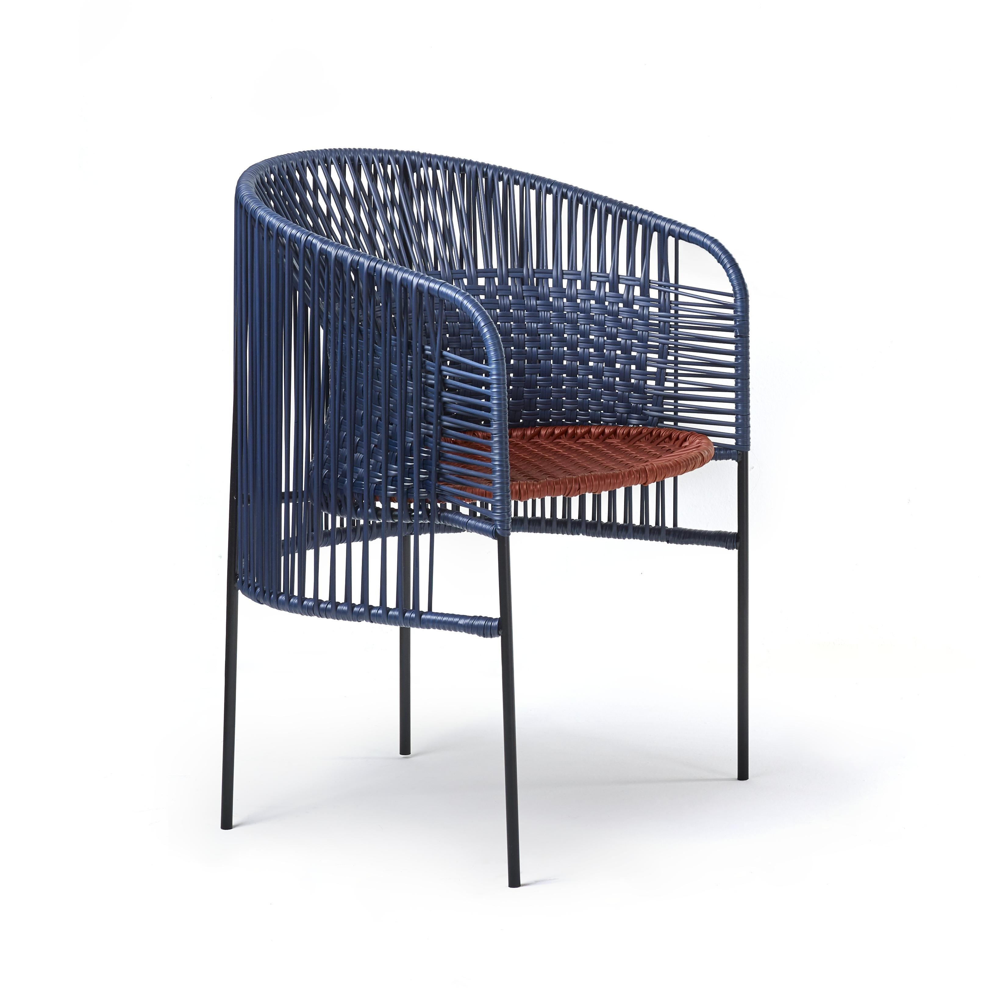 Moderno Set di 4 sedie da pranzo Caribe Chic blu di Sebastian Herkner in vendita