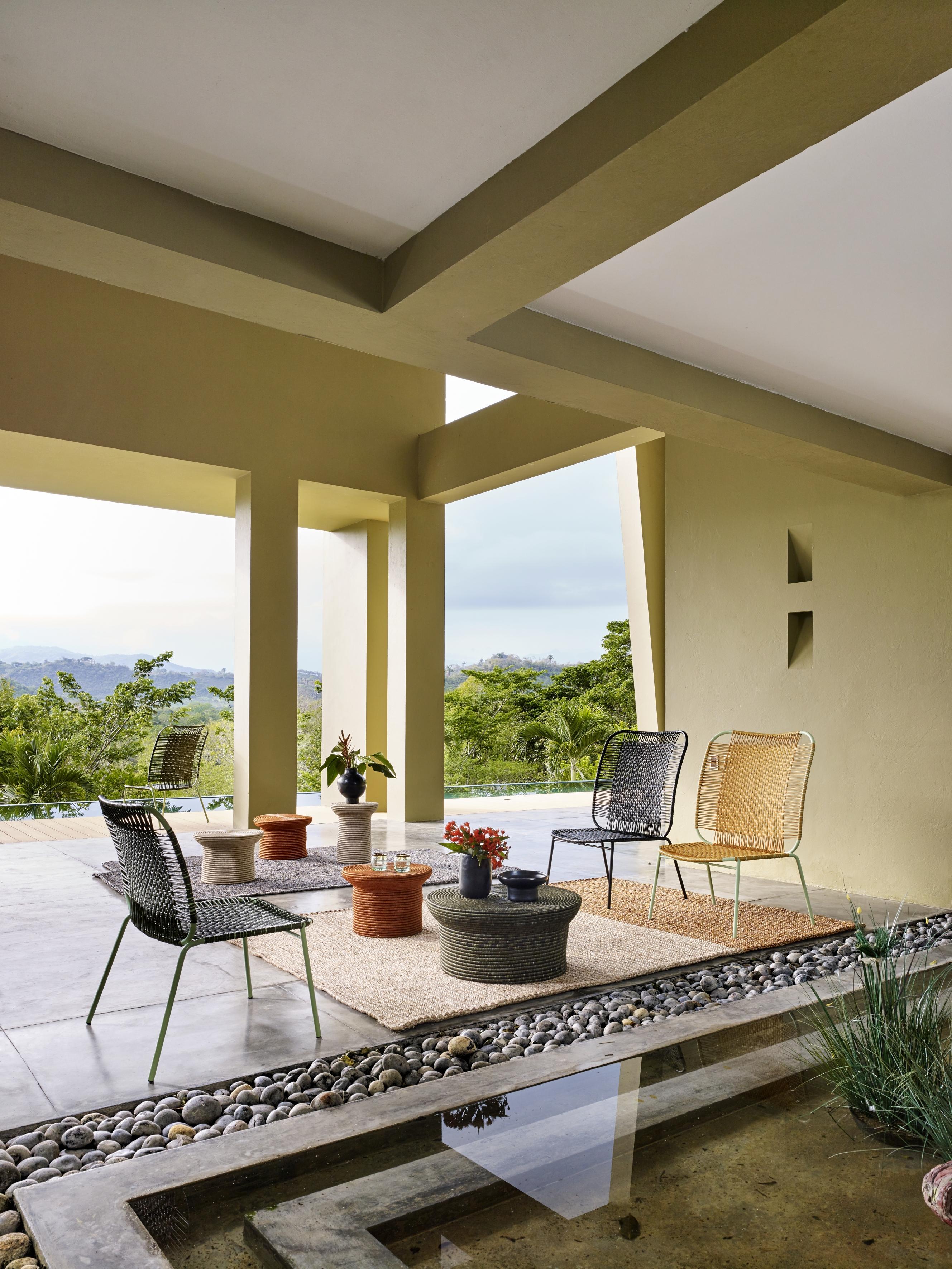 Ensemble de 4 chaises longues Cielo bleues de Sebastian Herkner en vente 5