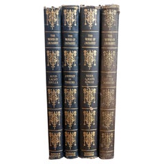 Ensemble de 4 livres reliés en cuir bleu. Les œuvres de J.M Barrie, vers 1924