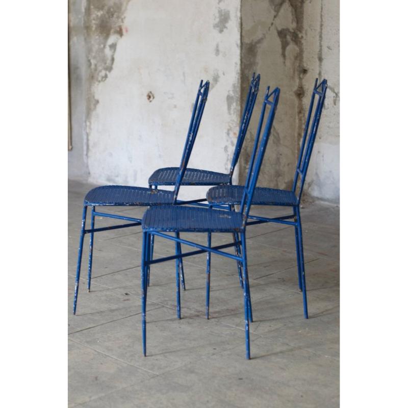 Ensemble de 4 chaises de jardin en fer forgé bleu, 1950 en vente 4