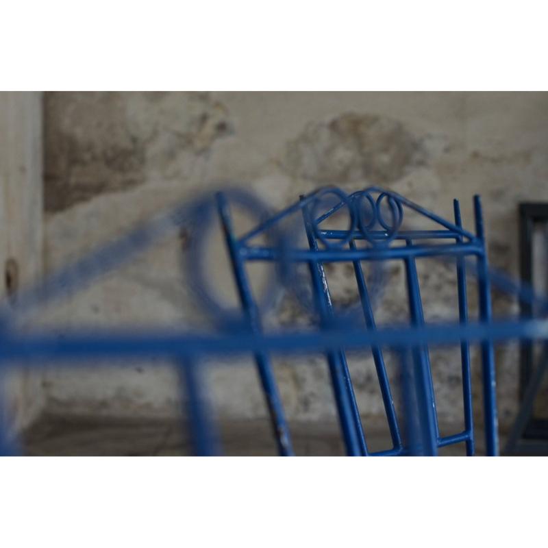 Ensemble de 4 chaises de jardin en fer forgé bleu, 1950 en vente 5