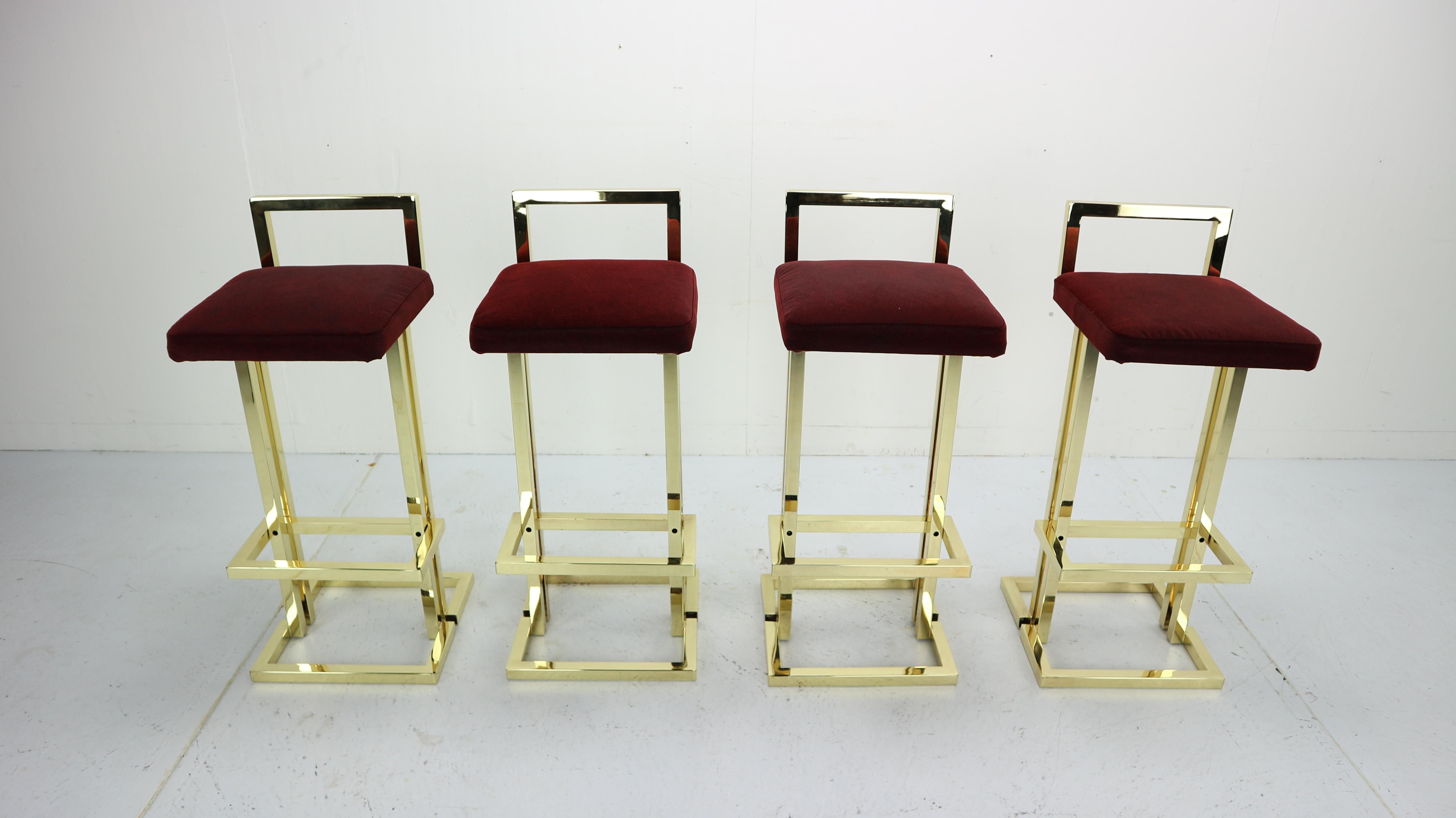 Set of four brass bar stools designed by Maison Jansen in 1970s France.
Hollywood Regency design high-end stools.
Excellent condition.
    