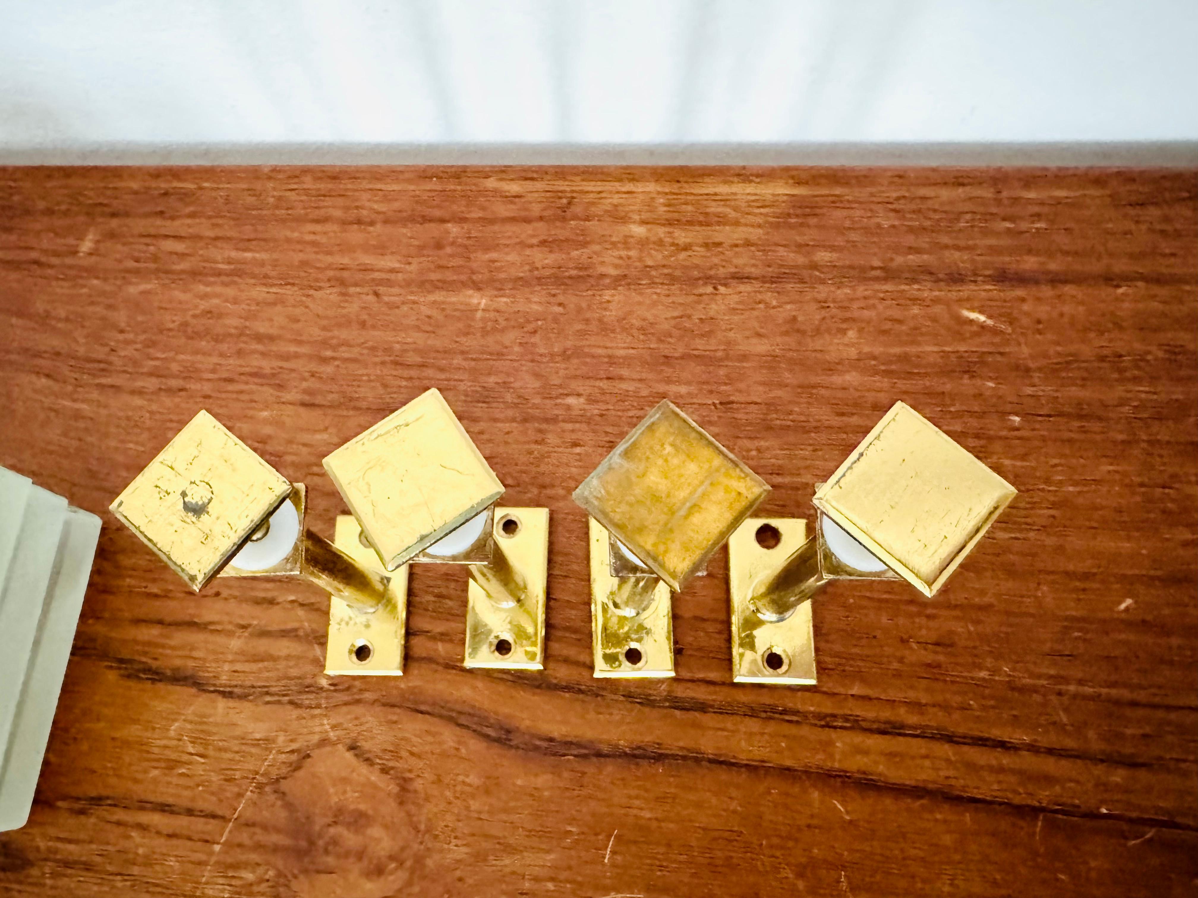 Set di 4 ganci per cappotti in ottone 4