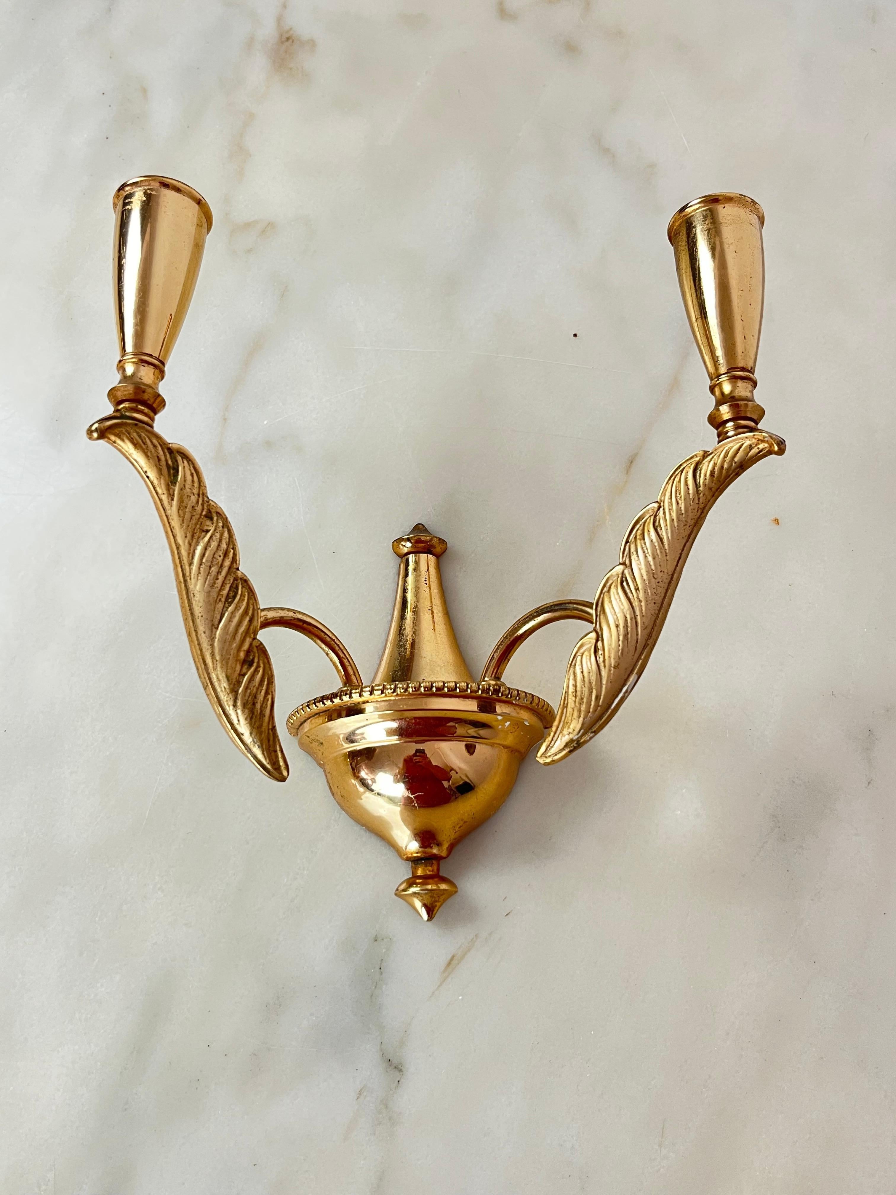 Set of 4 brass Wall Lamp/Sconces, Italy, 1960s.
Intact and functioning, small signs of aging,

We guarantee adequate packaging and will ship via DHL, insuring the contents against any breakage or loss of the package.