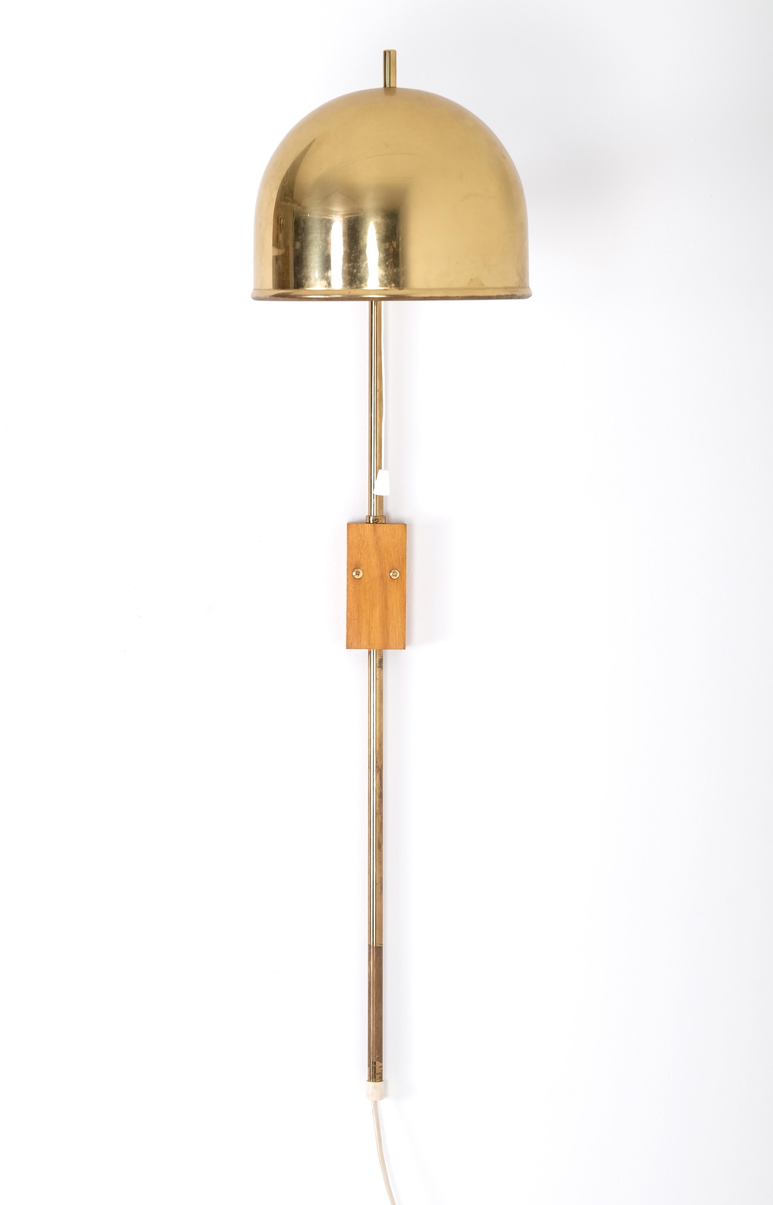 Scandinavian Modern Set of 4 Brass Wall Lamps by Bergboms, Sweden, 1960s For Sale