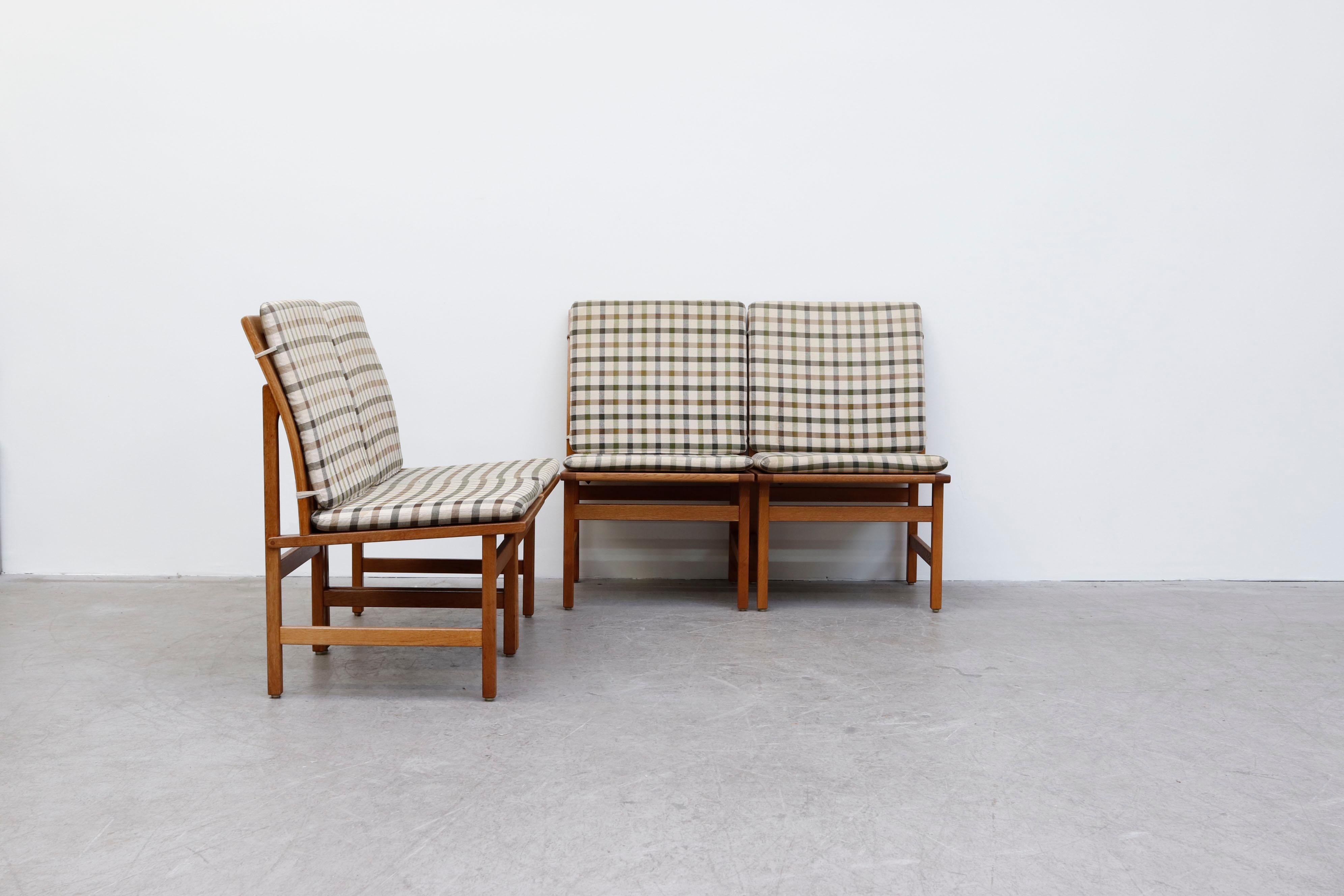 Pair of Børge Mogensen 'Model 3232' Plaid Chairs for Fredericia Stolefabrik In Good Condition For Sale In Los Angeles, CA