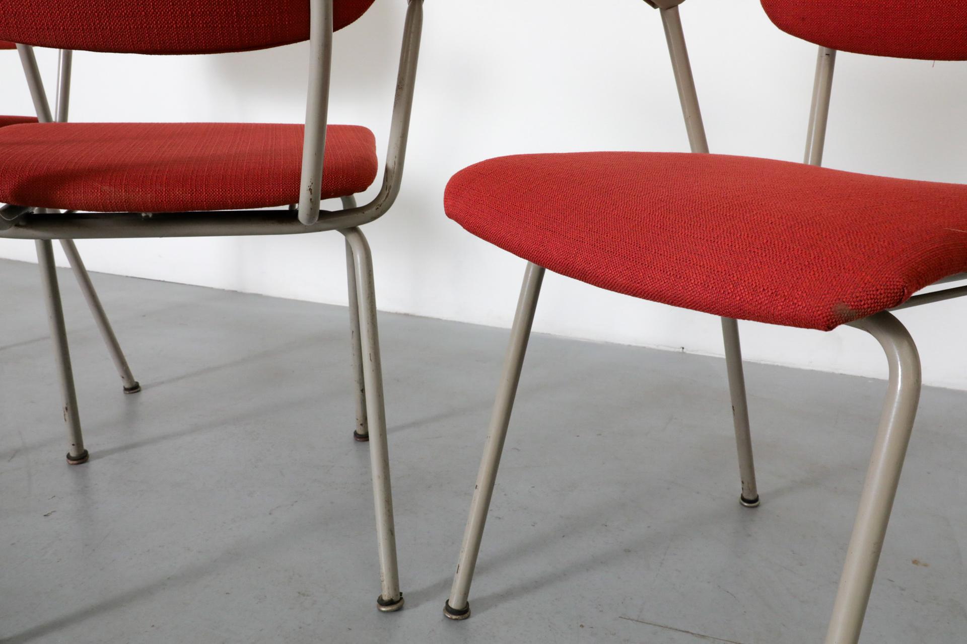 Set di 4 poltrone imbottite Ahrend de Cirkel rosso mattone con struttura grigio chiaro in vendita 6