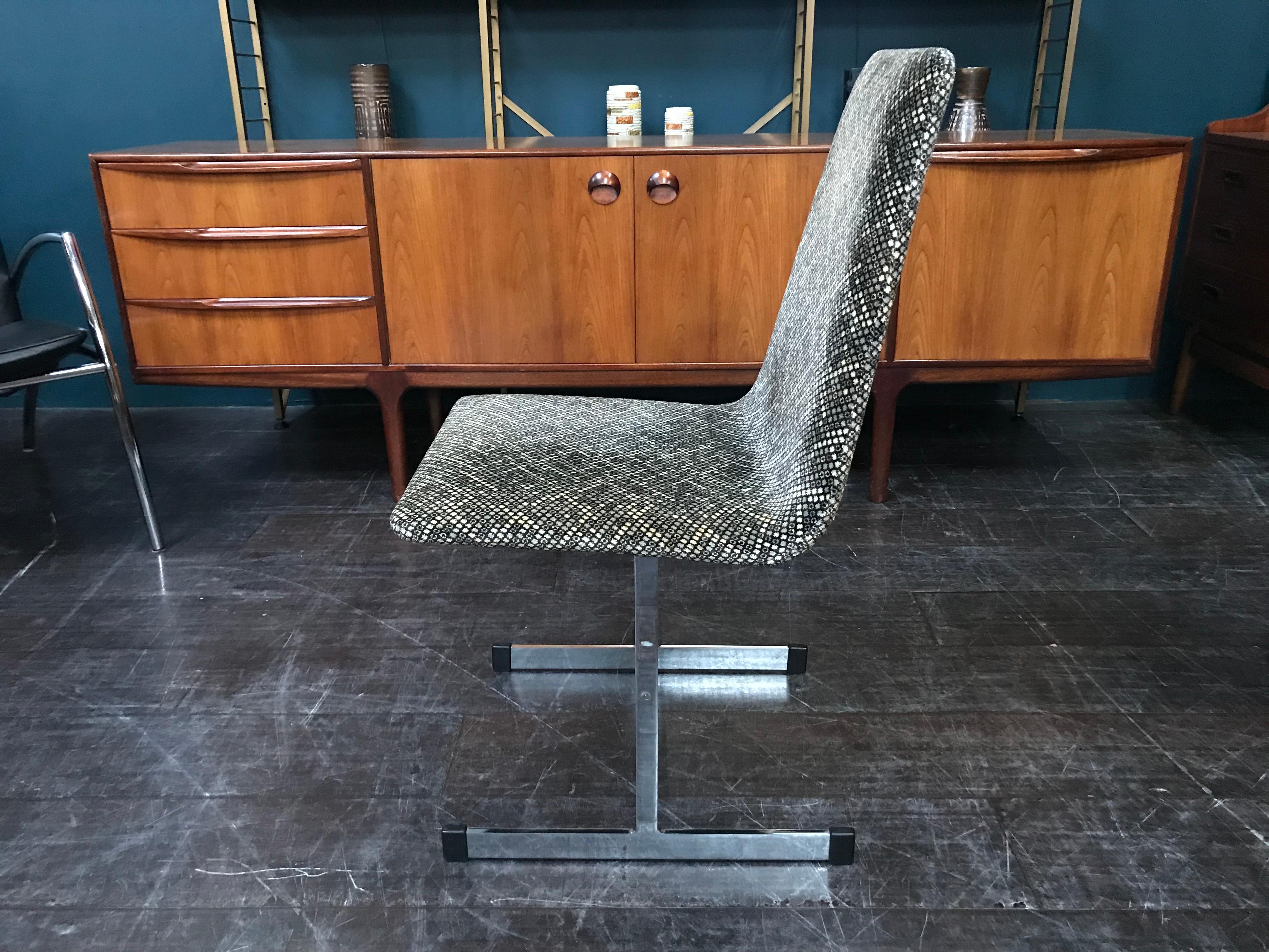 Set of 4 British 1970s Midcentury 'Lisse' Dining Chairs by Tim Bates for Pieff For Sale 3