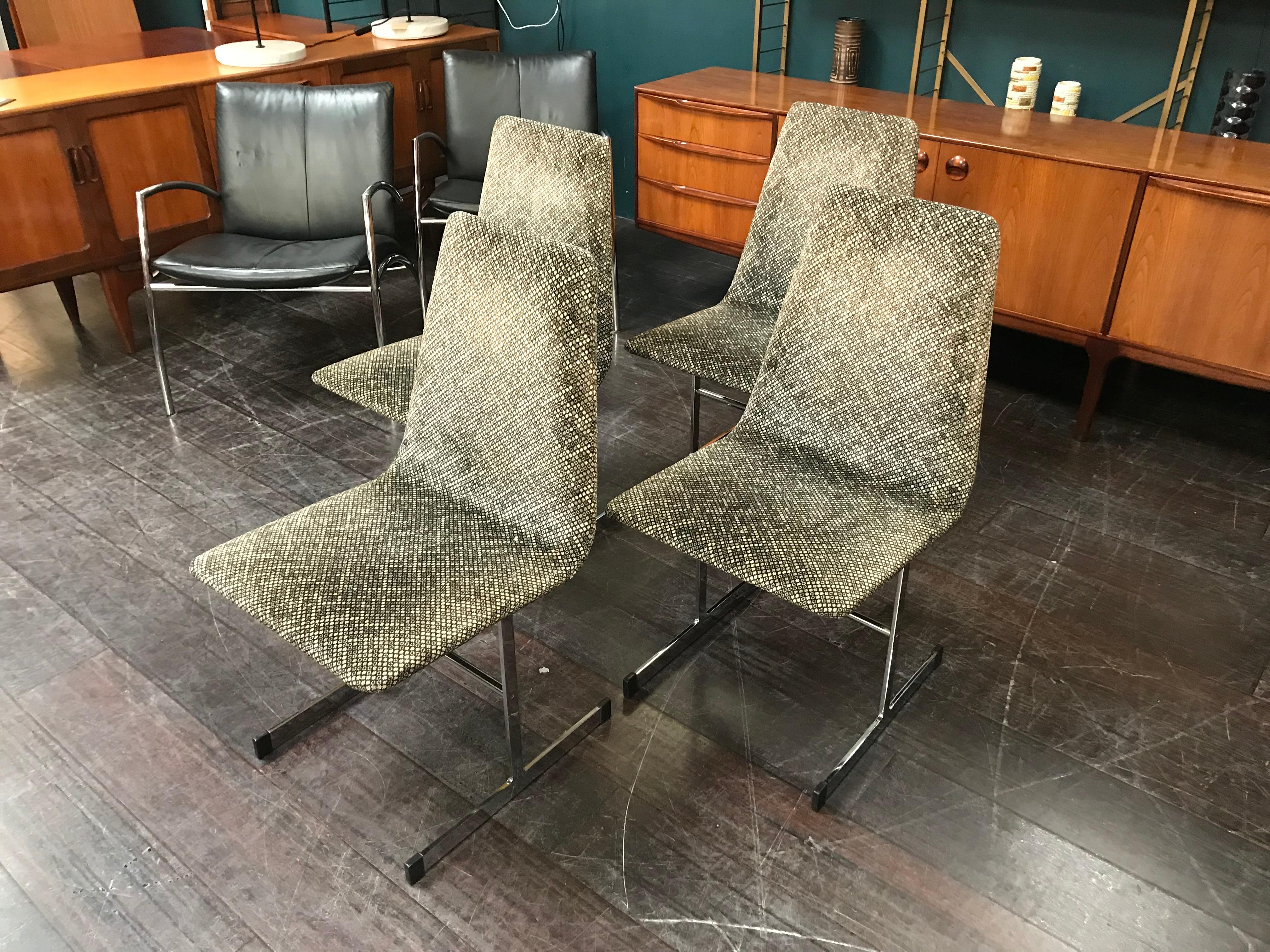 English Set of 4 British 1970s Midcentury 'Lisse' Dining Chairs by Tim Bates for Pieff For Sale