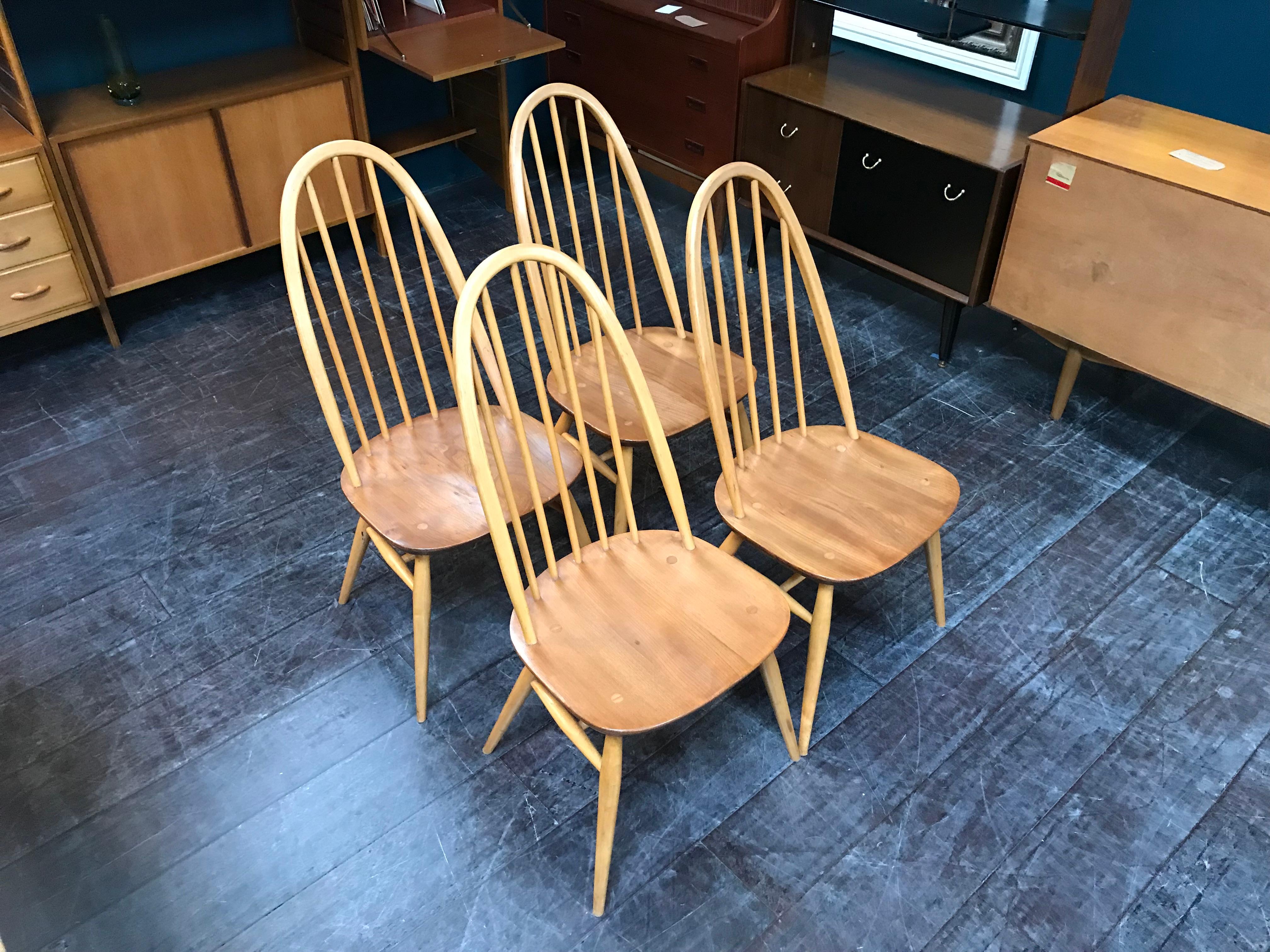 Set of 4 British Midcentury Windsor Quaker Elm and Beech Dining Chairs by Ercol In Good Condition For Sale In Glasgow, GB