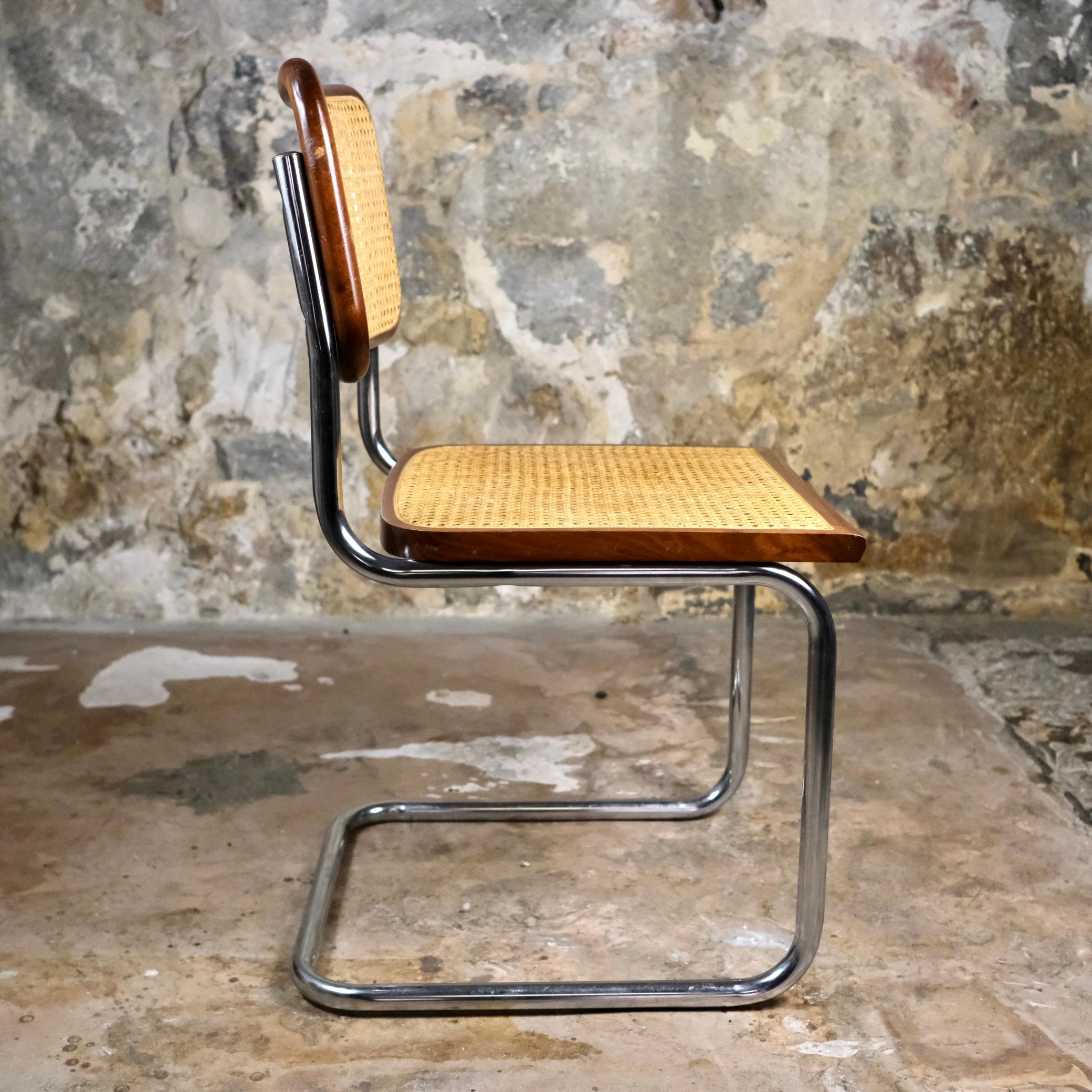 Set of 4 brown Cesca chairs, designed by Marcel Breuer, 1970s In Good Condition In Lyon, FR